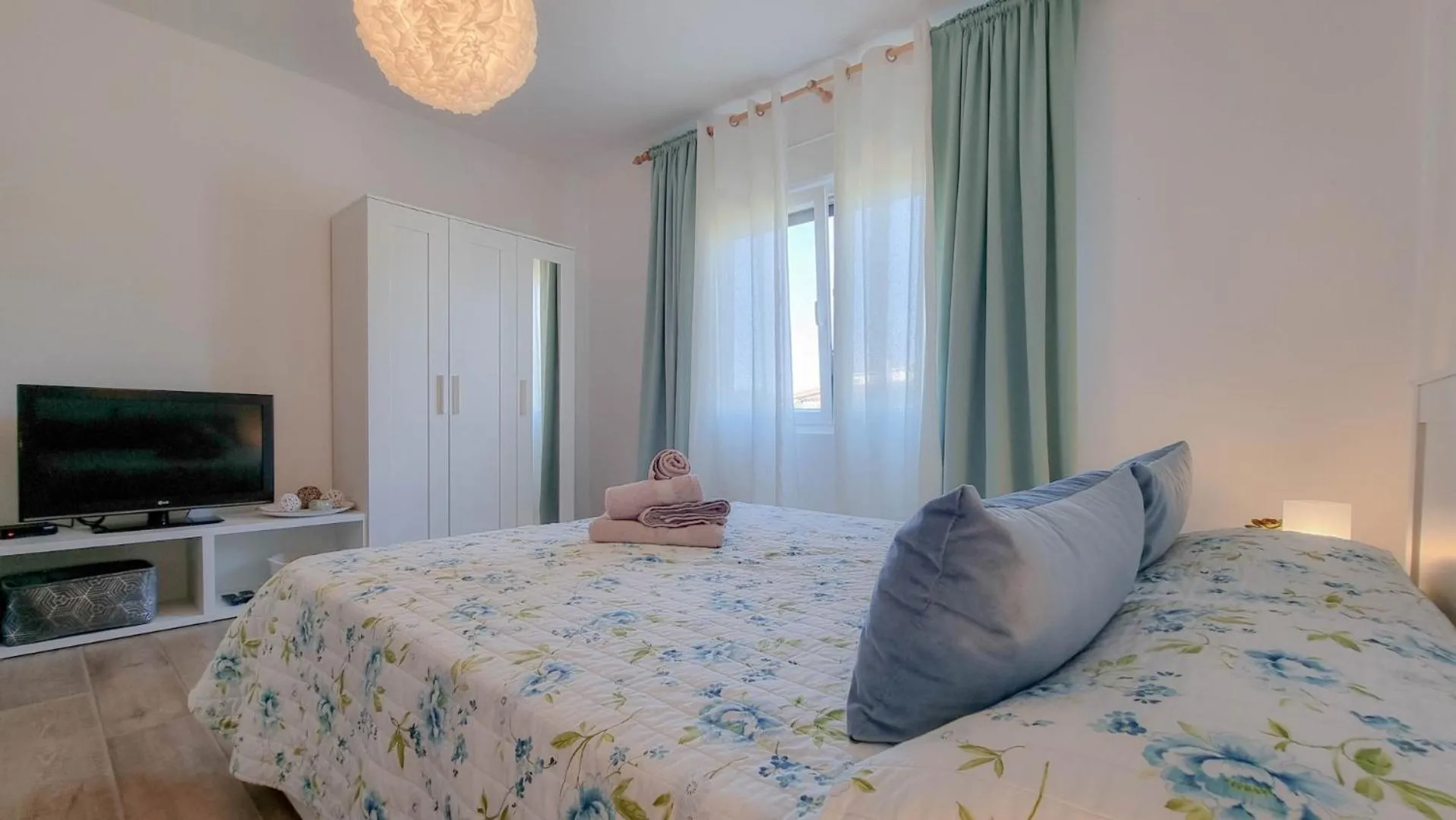 TV and multimedia, Bed in Ester