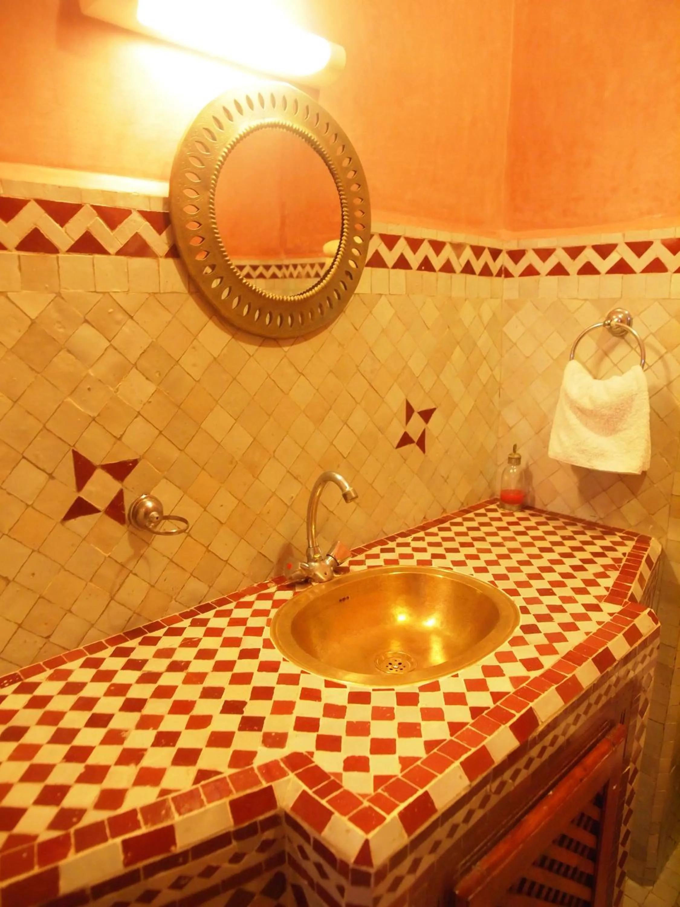 Bathroom in Riad Al khansaa