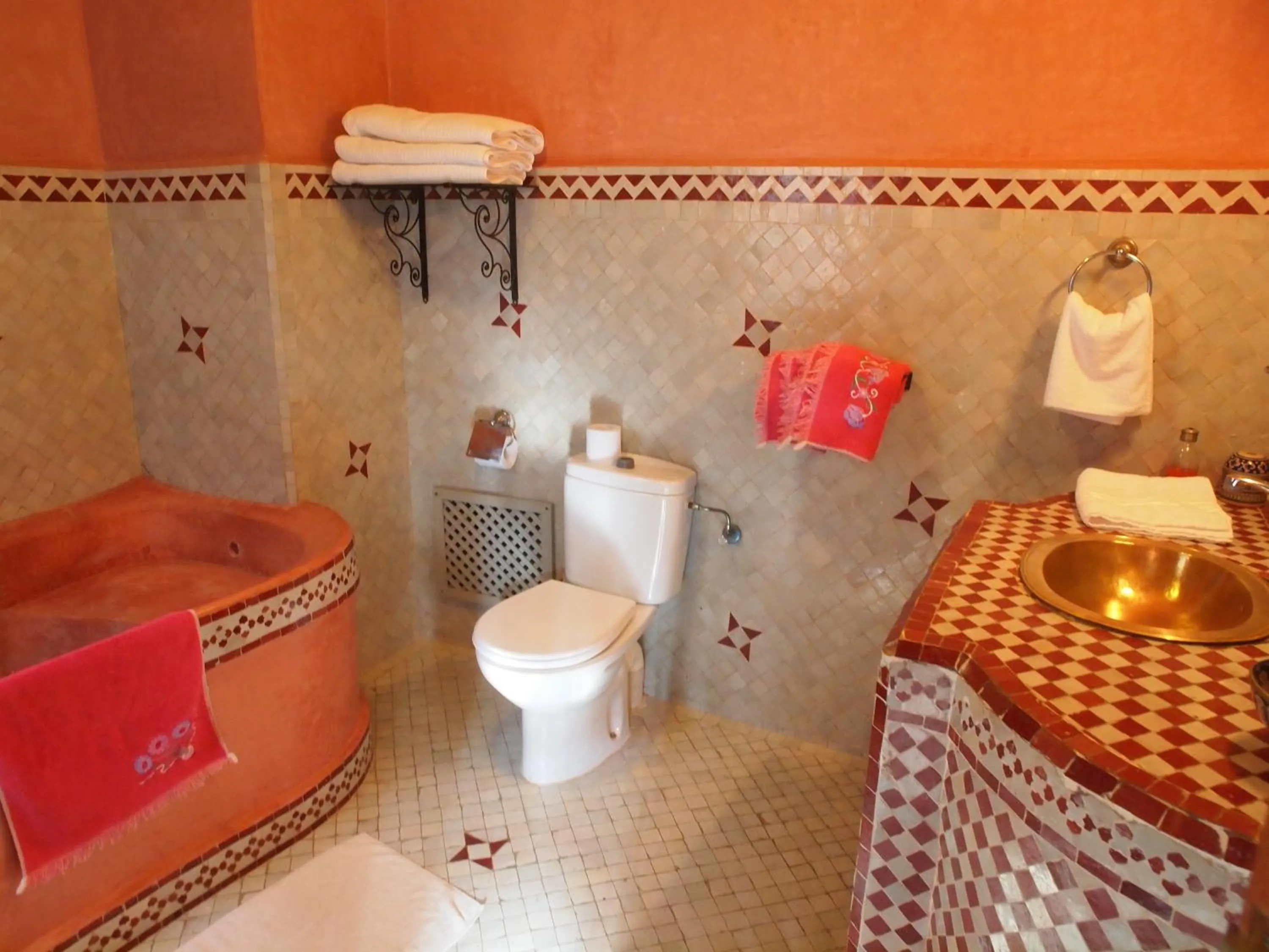 Toilet in Riad Al khansaa