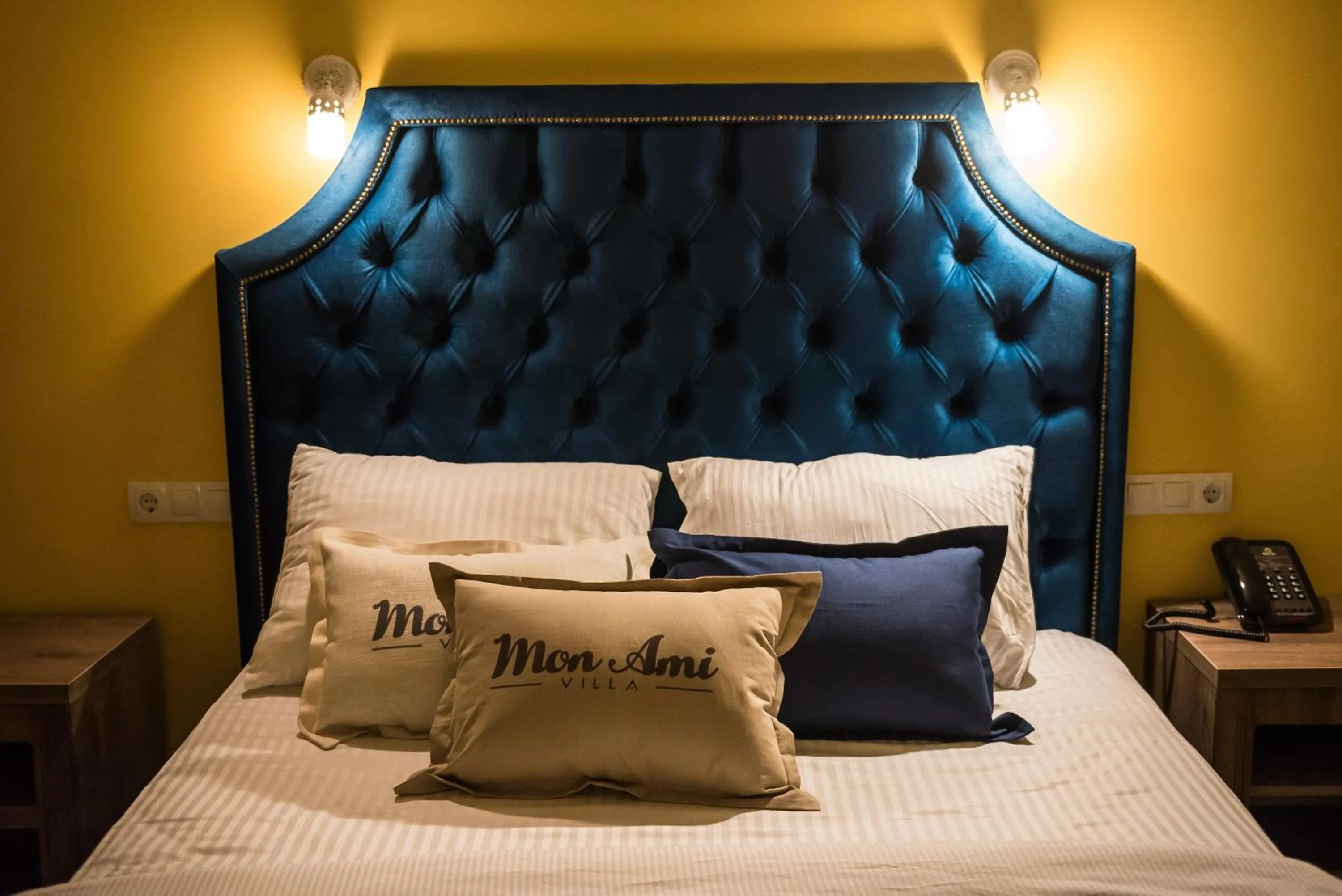 Bed in Mon Ami Villa