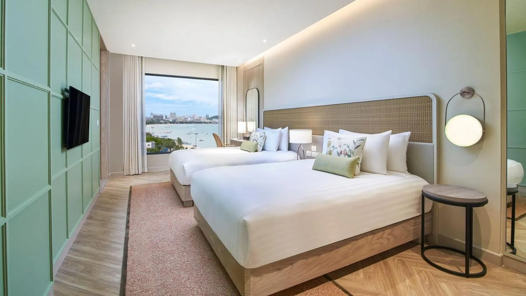 Photo of the whole room, Bed in Amari Pattaya