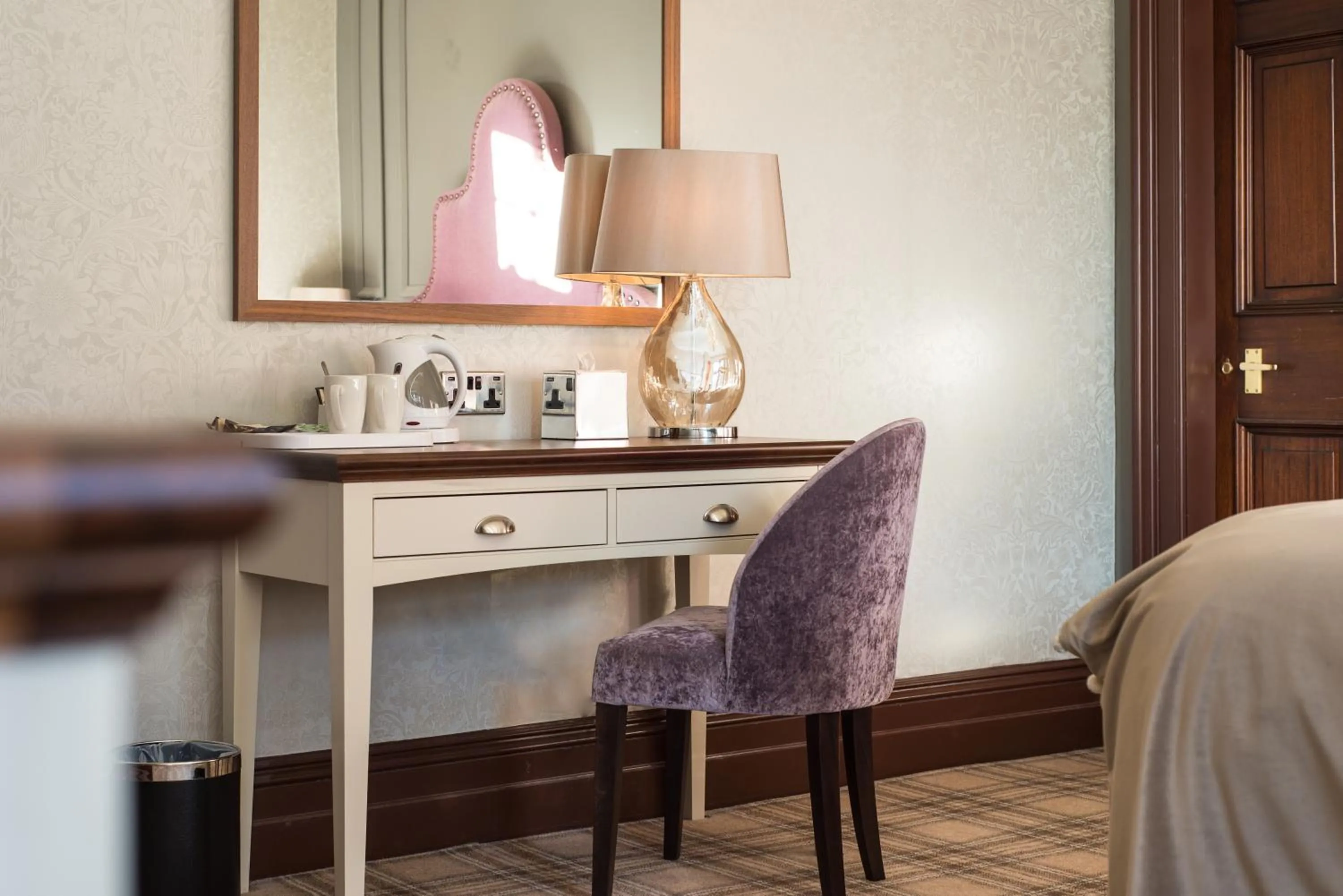 Coffee/tea facilities, Bed in Murrayshall Country Estate