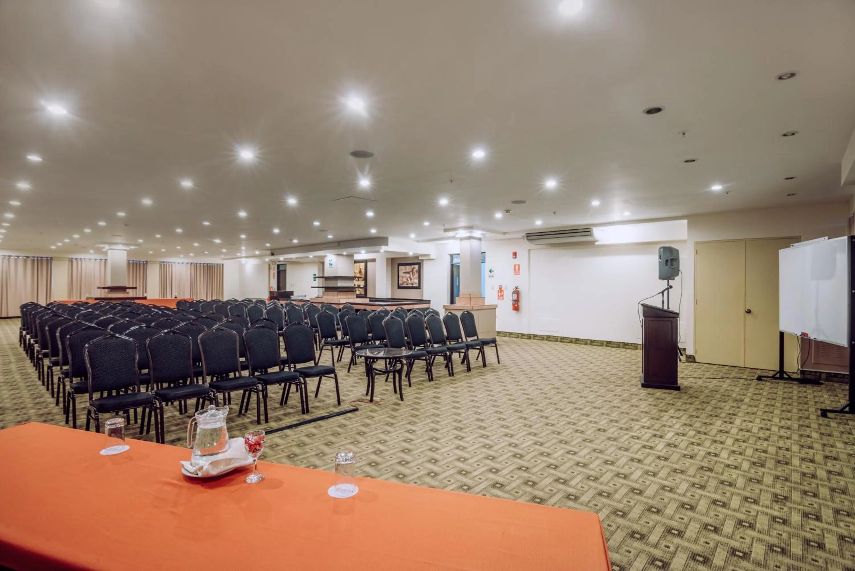 Business facilities in Hotel Nobility