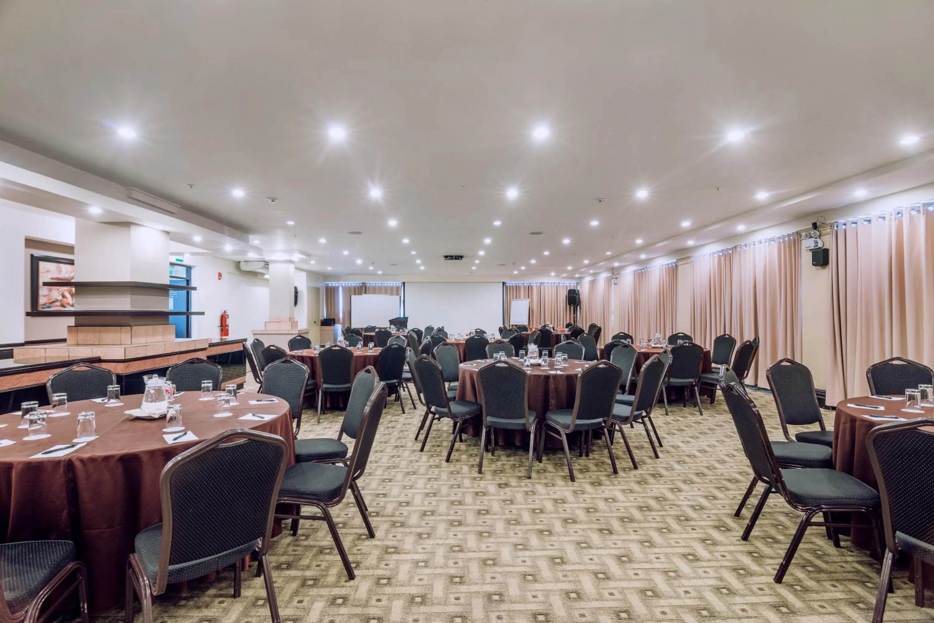 Business facilities in Hotel Nobility