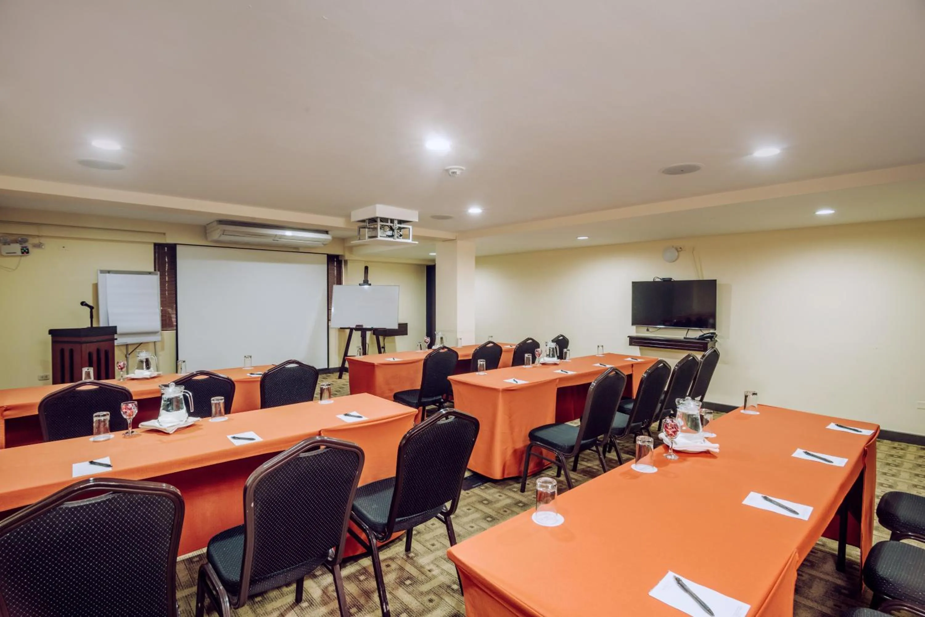 Business facilities in Hotel Nobility
