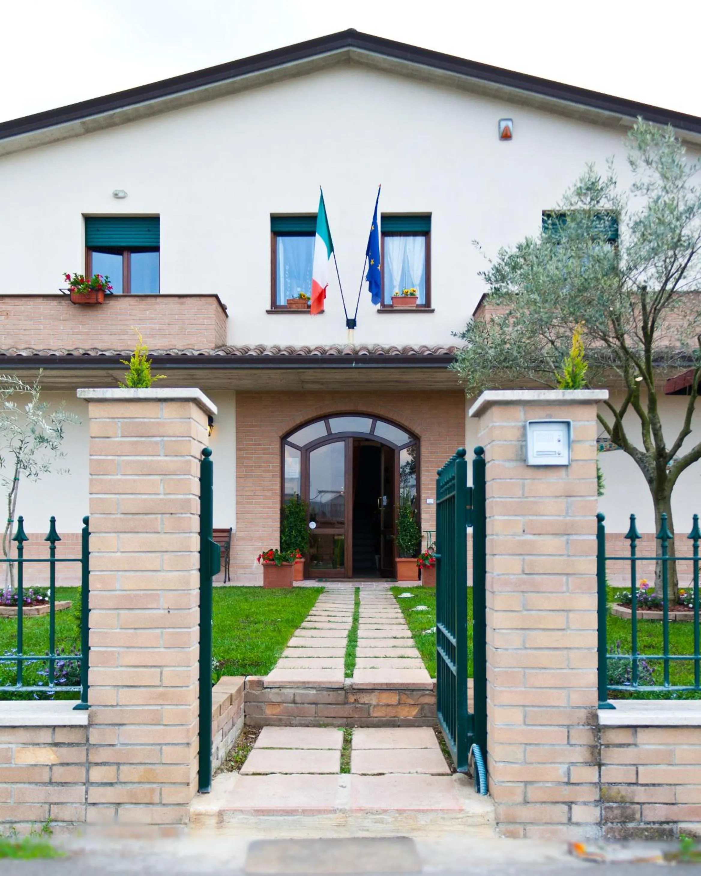 Facade/entrance in P&P Assisi Camere