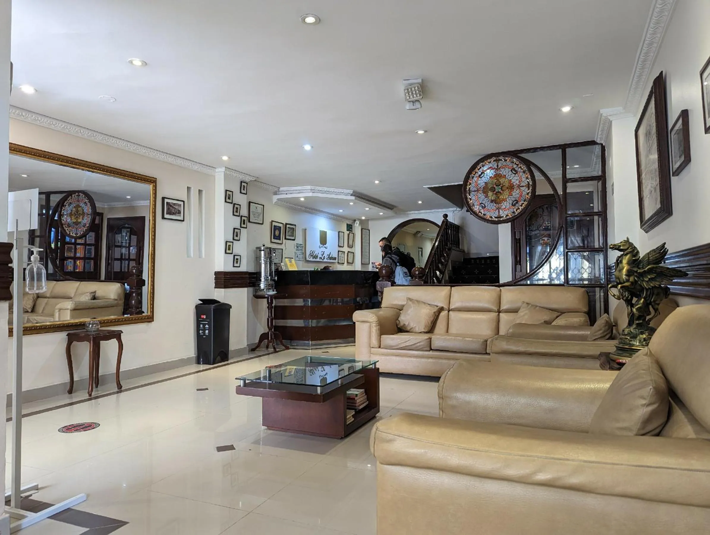 Living room in Hotel La Sabana