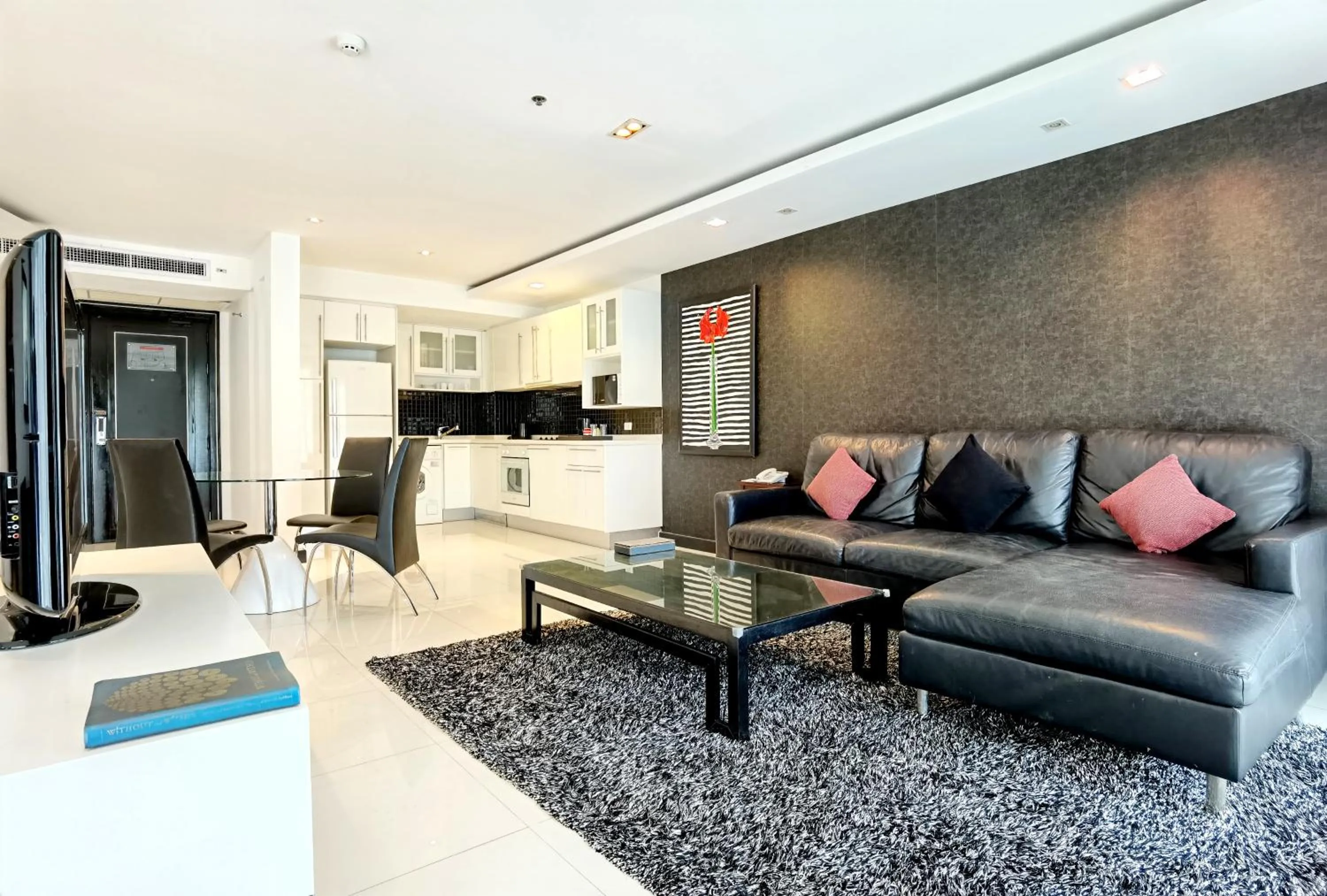 Bed in Nova Suites Pattaya by Compass Hospitality