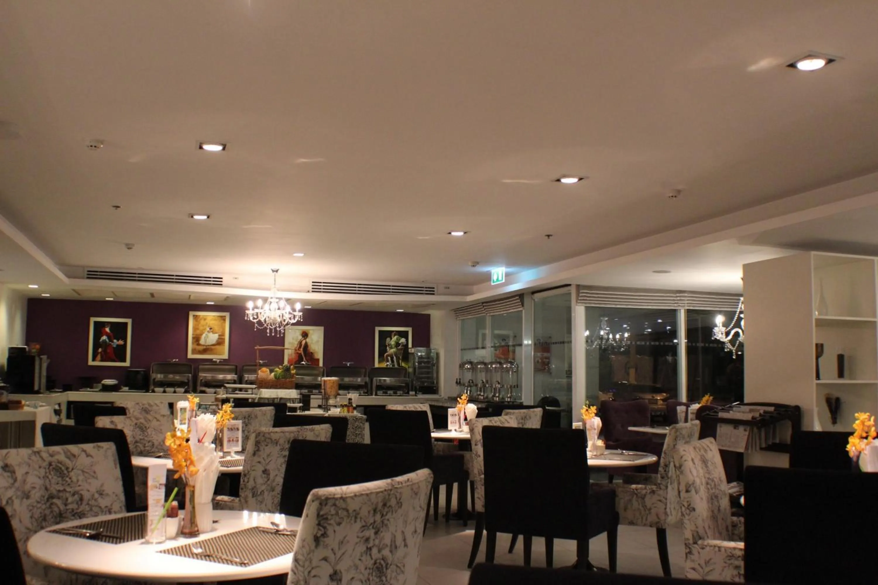 Restaurant/places to eat in Nova Suites Pattaya by Compass Hospitality