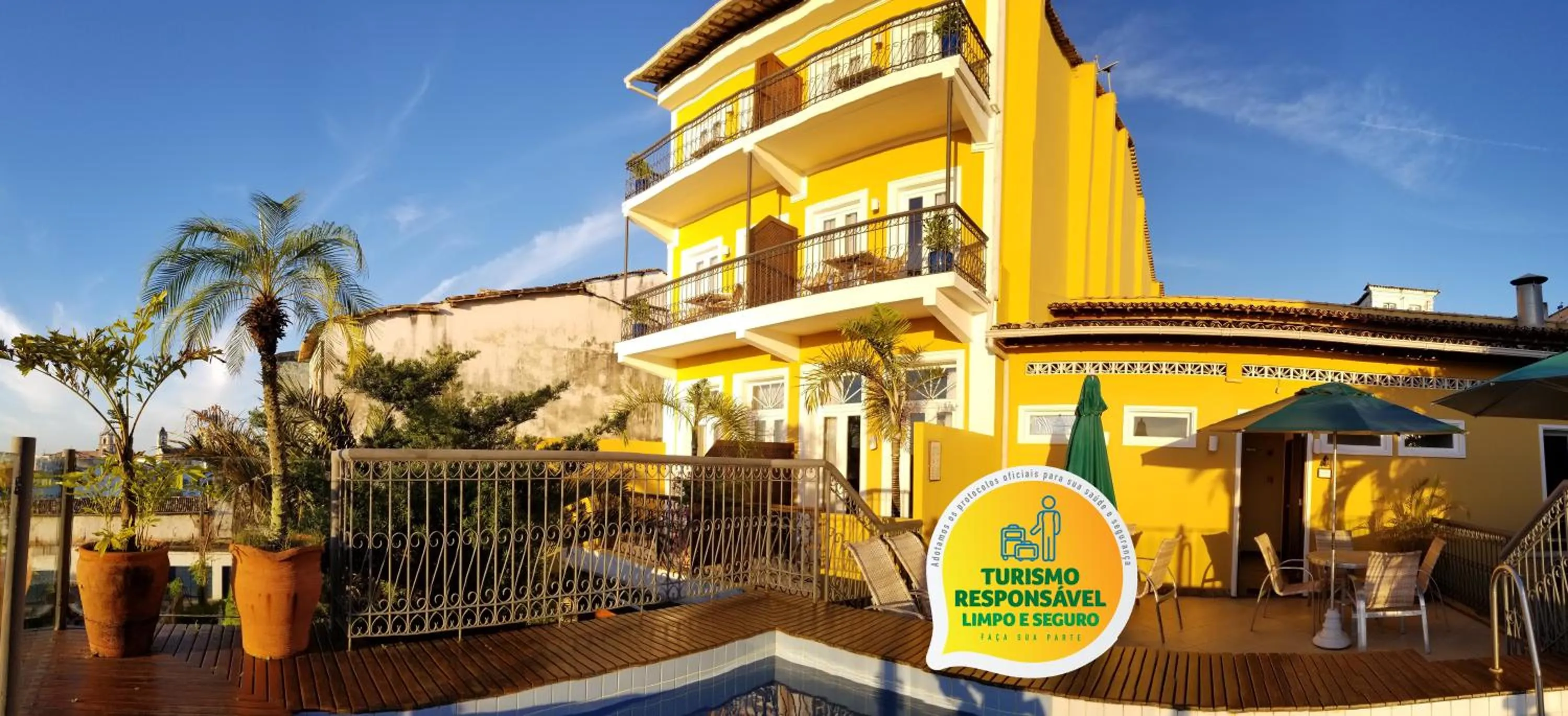 Property building in Hotel Casa do Amarelindo