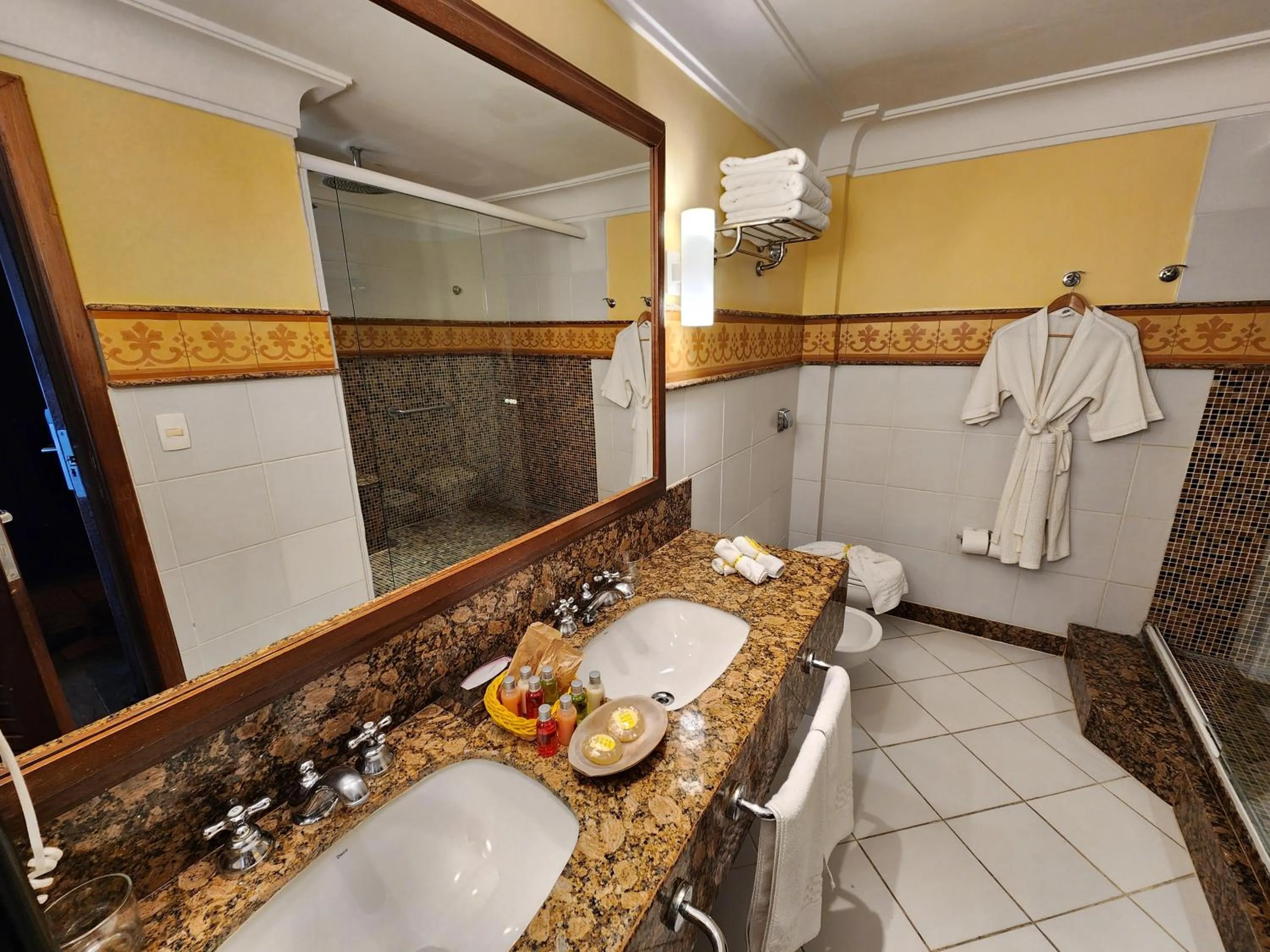 Bathroom in Hotel Casa do Amarelindo