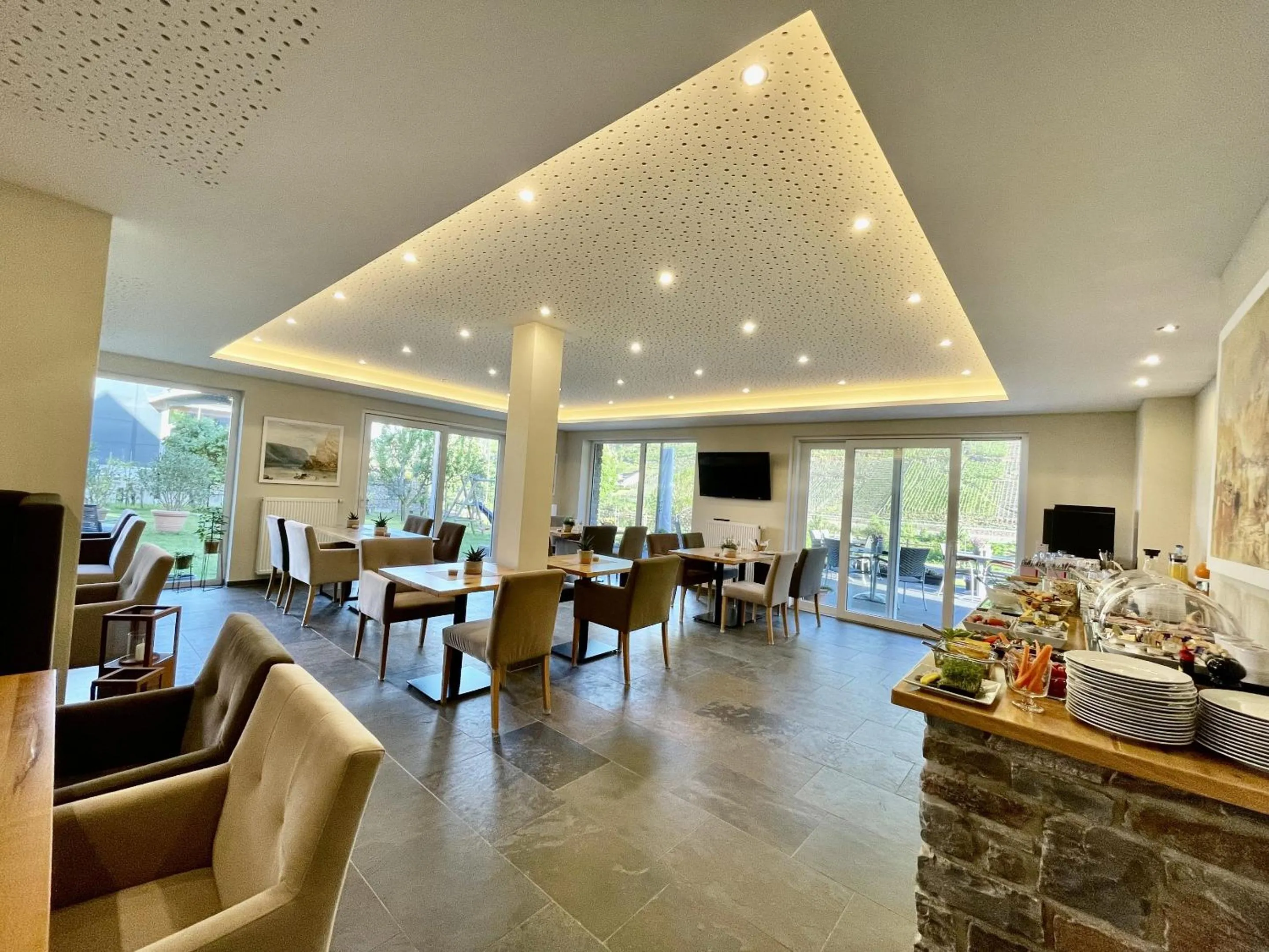 Food and drinks in Weinbergs Loge