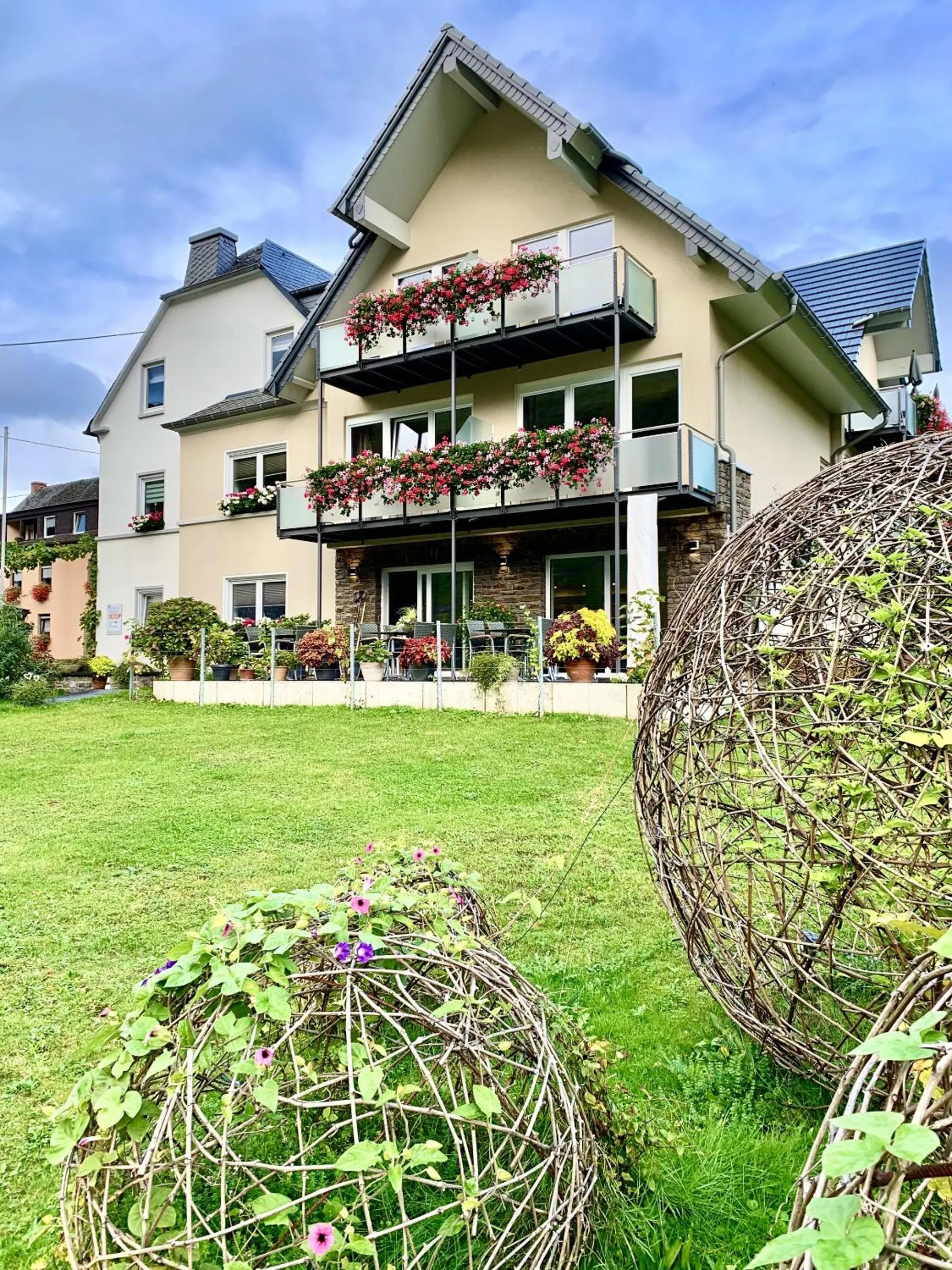 Property building in Weinbergs Loge