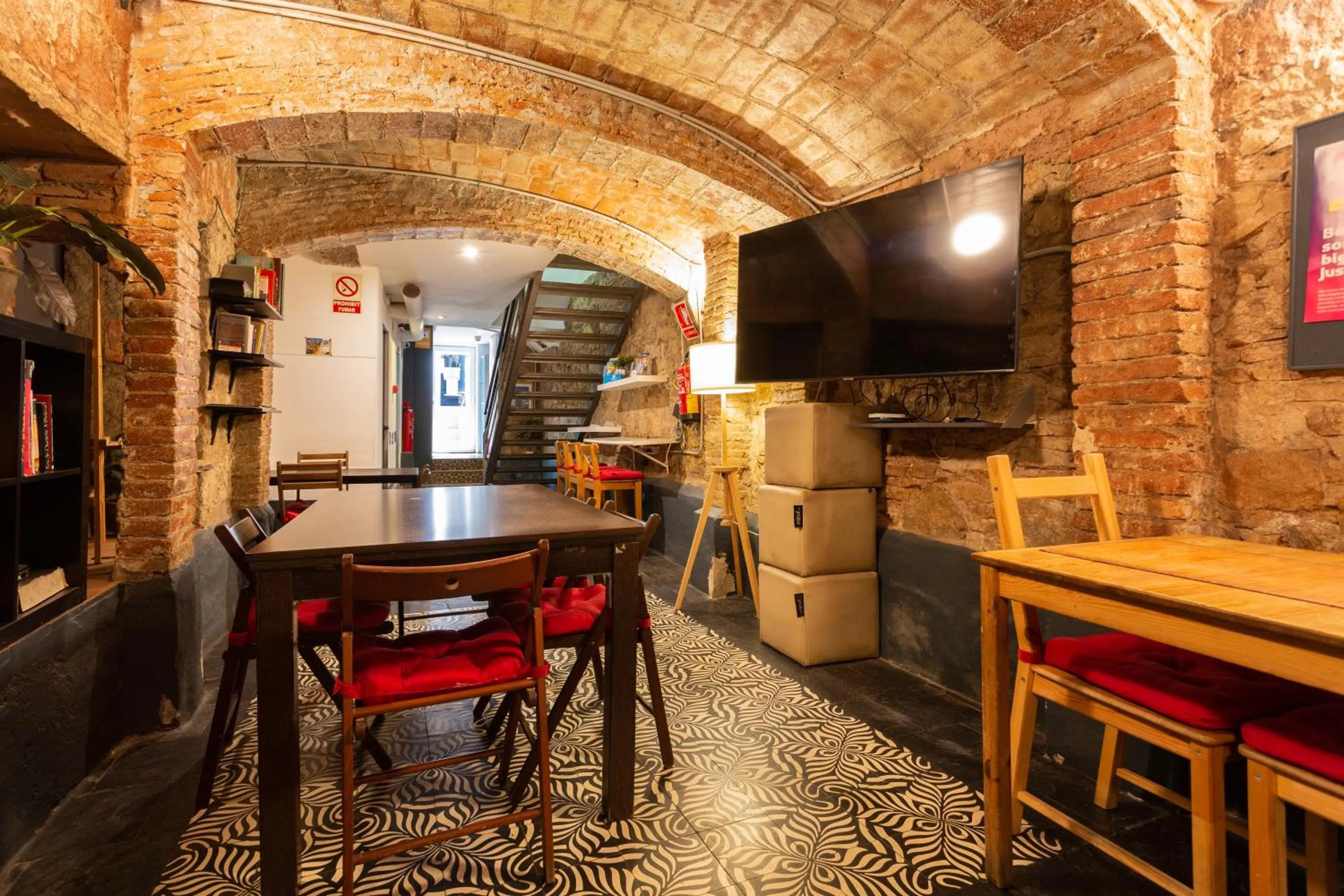 Communal lounge/ TV room in Mambo Tango