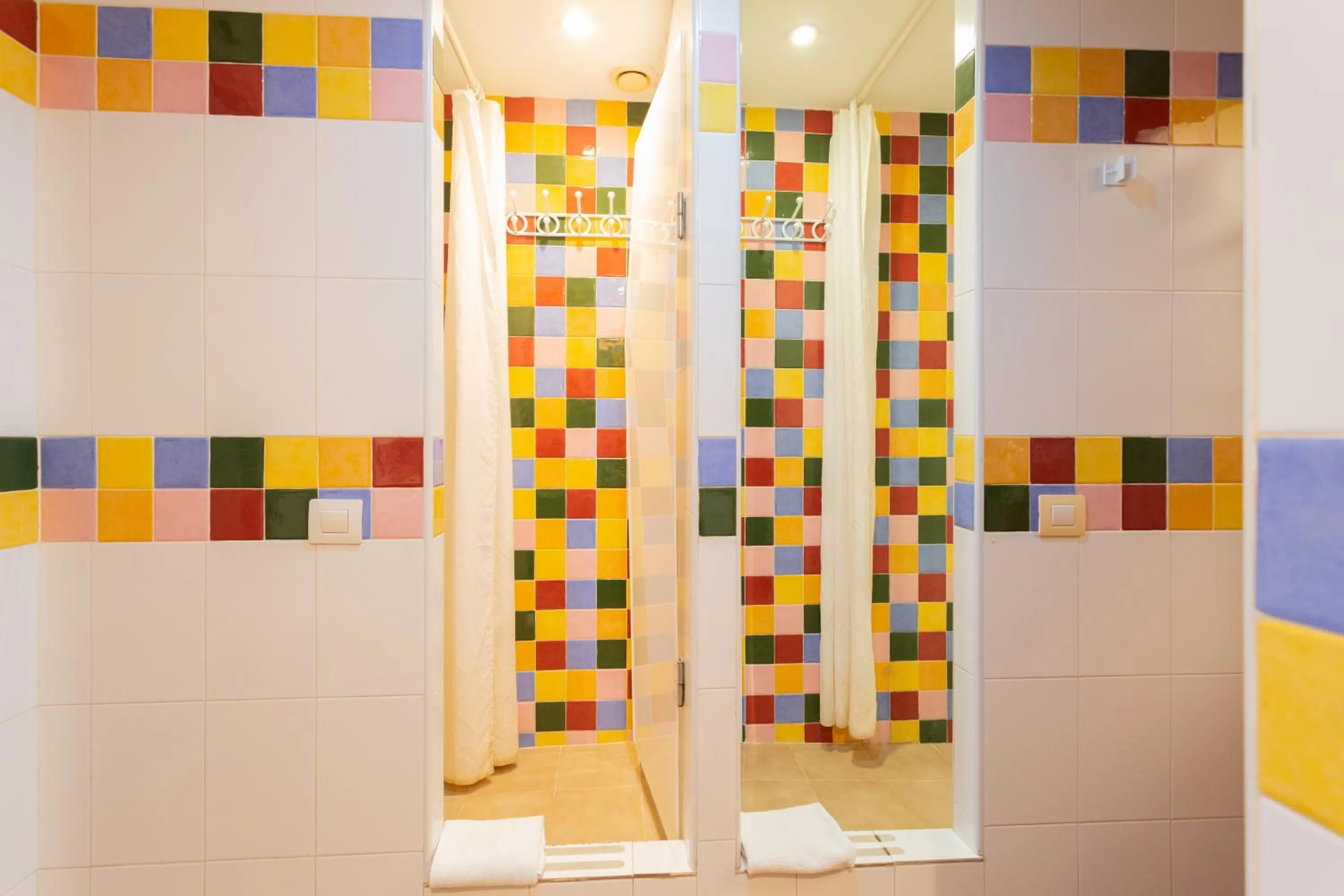 Shower in Mambo Tango