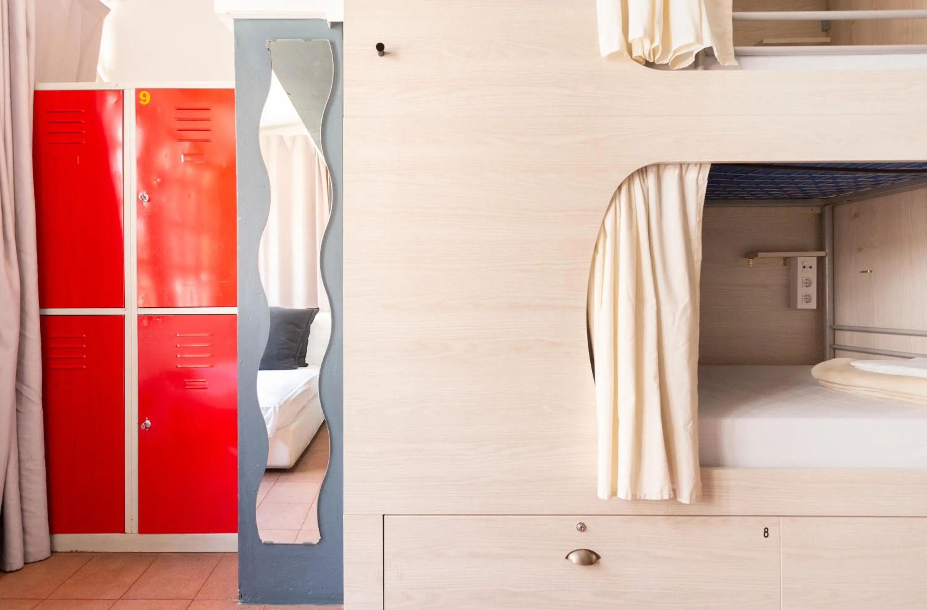 bunk bed, Bed in Mambo Tango