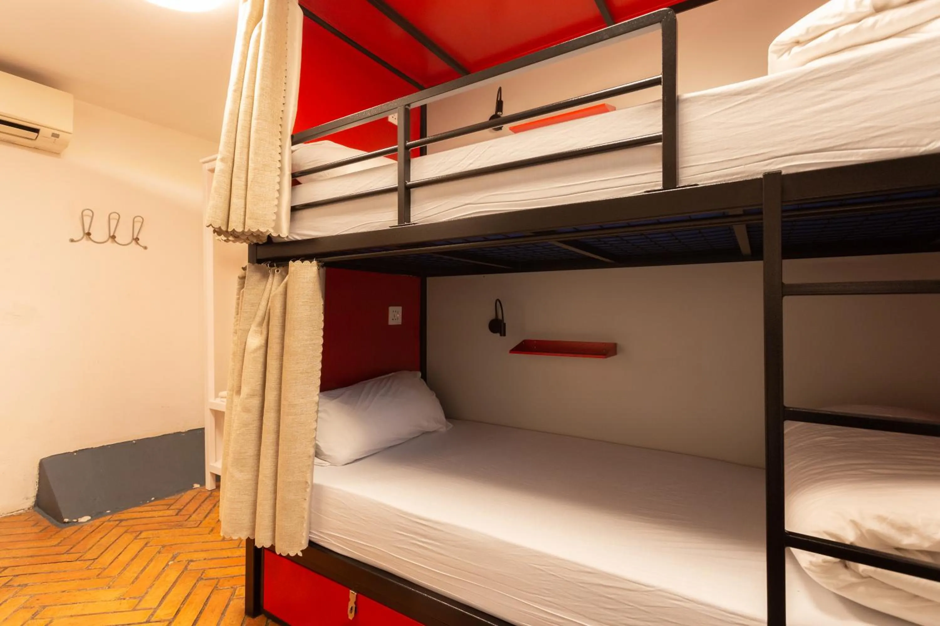 Bedroom, Bed in Mambo Tango