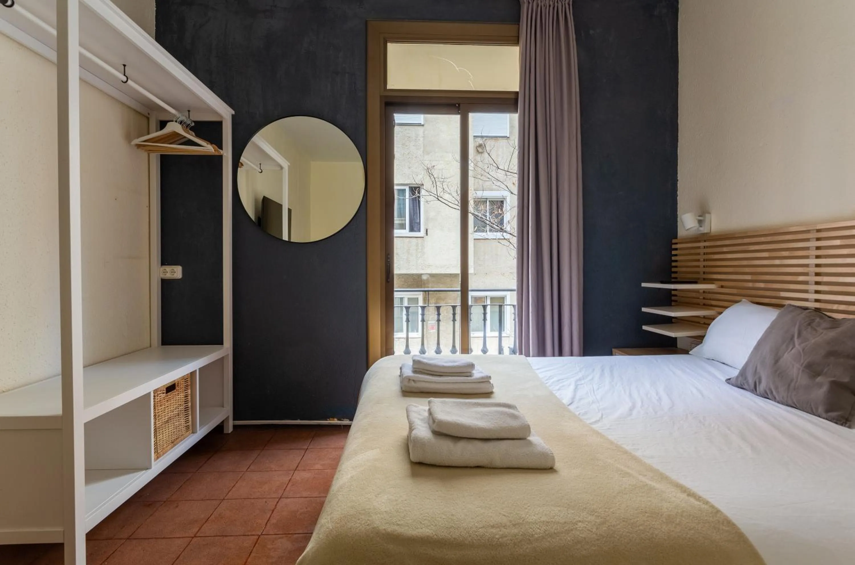 Photo of the whole room, Bed in Mambo Tango