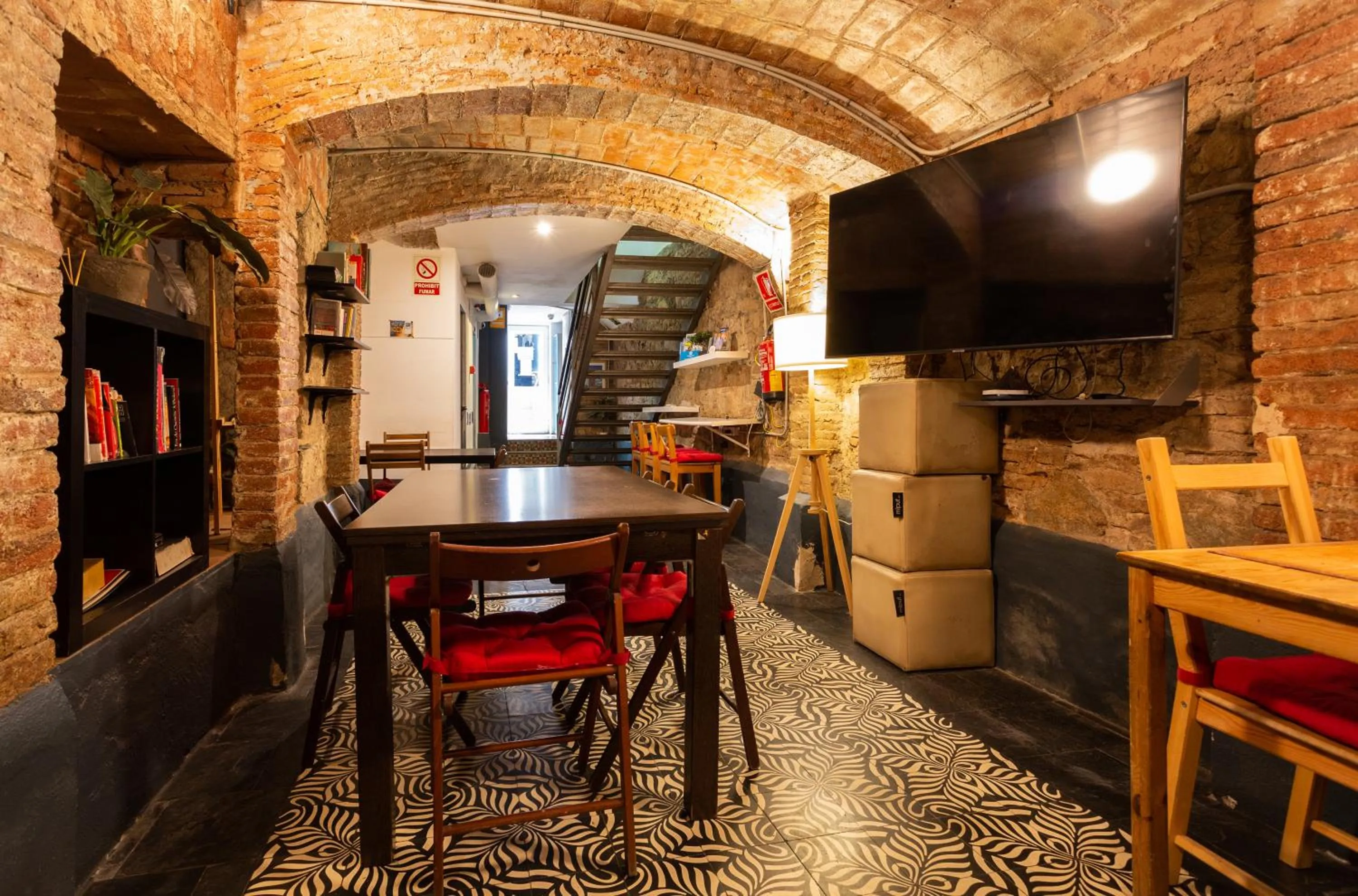 Communal lounge/ TV room in Mambo Tango