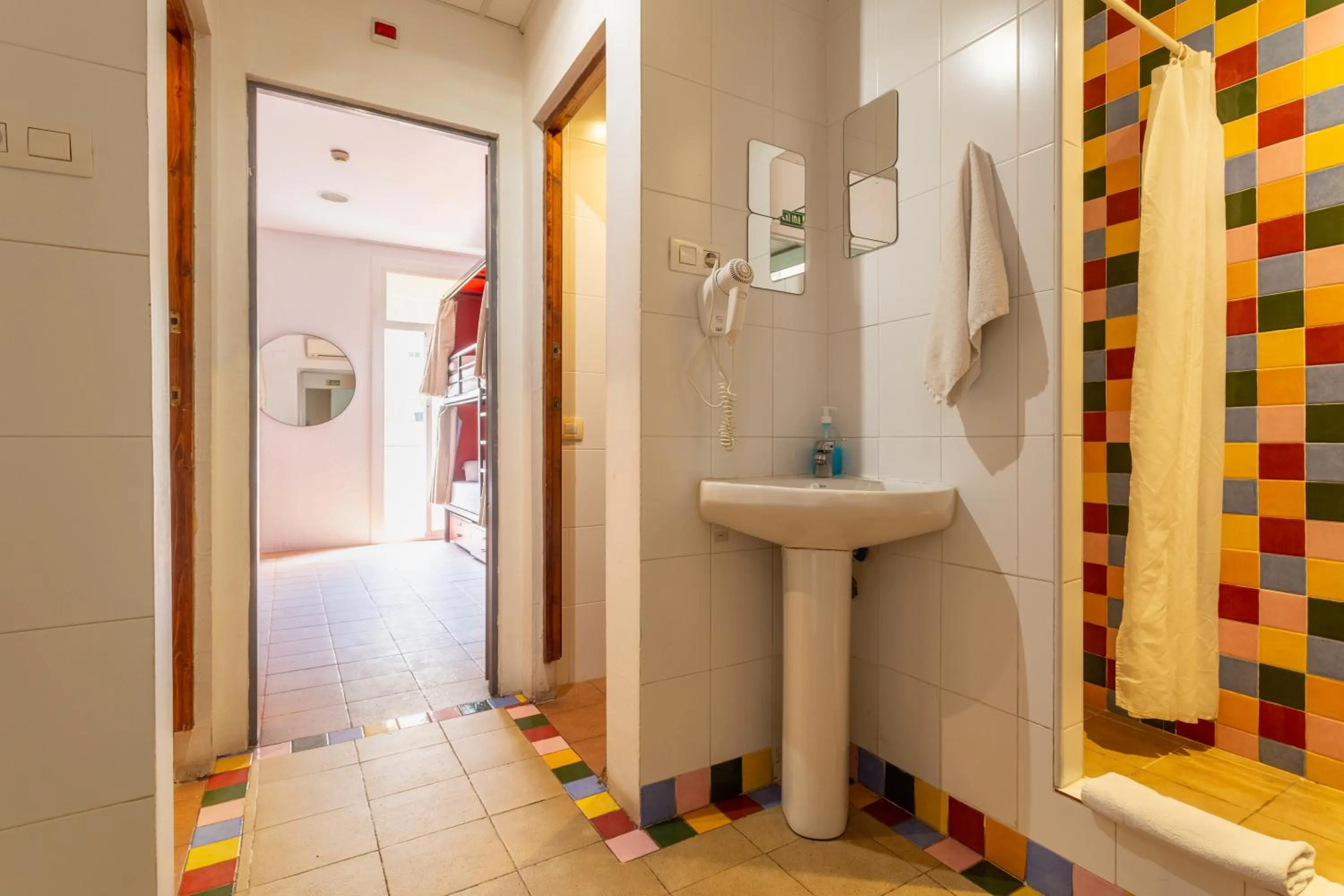 Shower in Mambo Tango