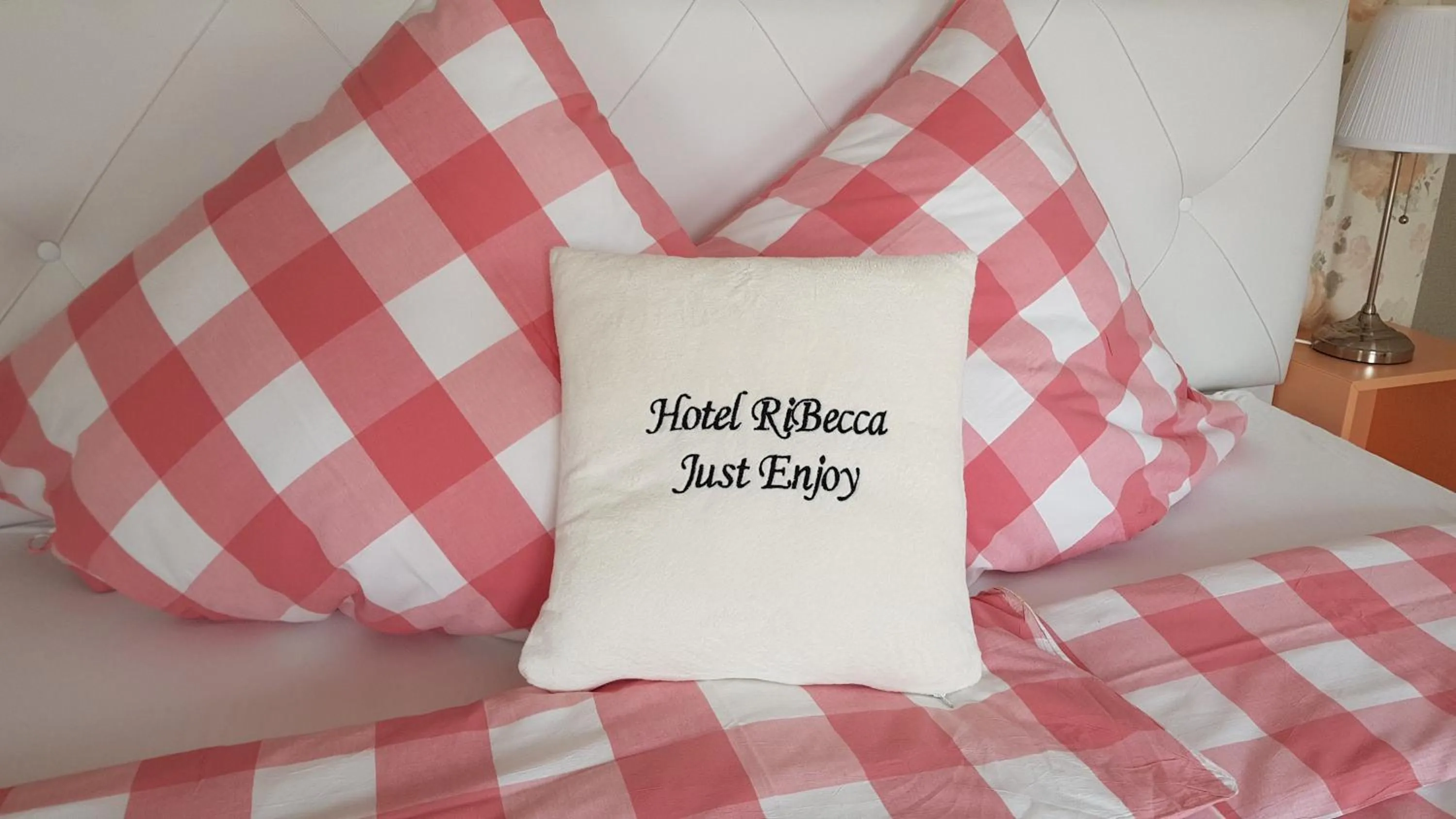 Logo/Certificate/Sign, Bed in RiBecca