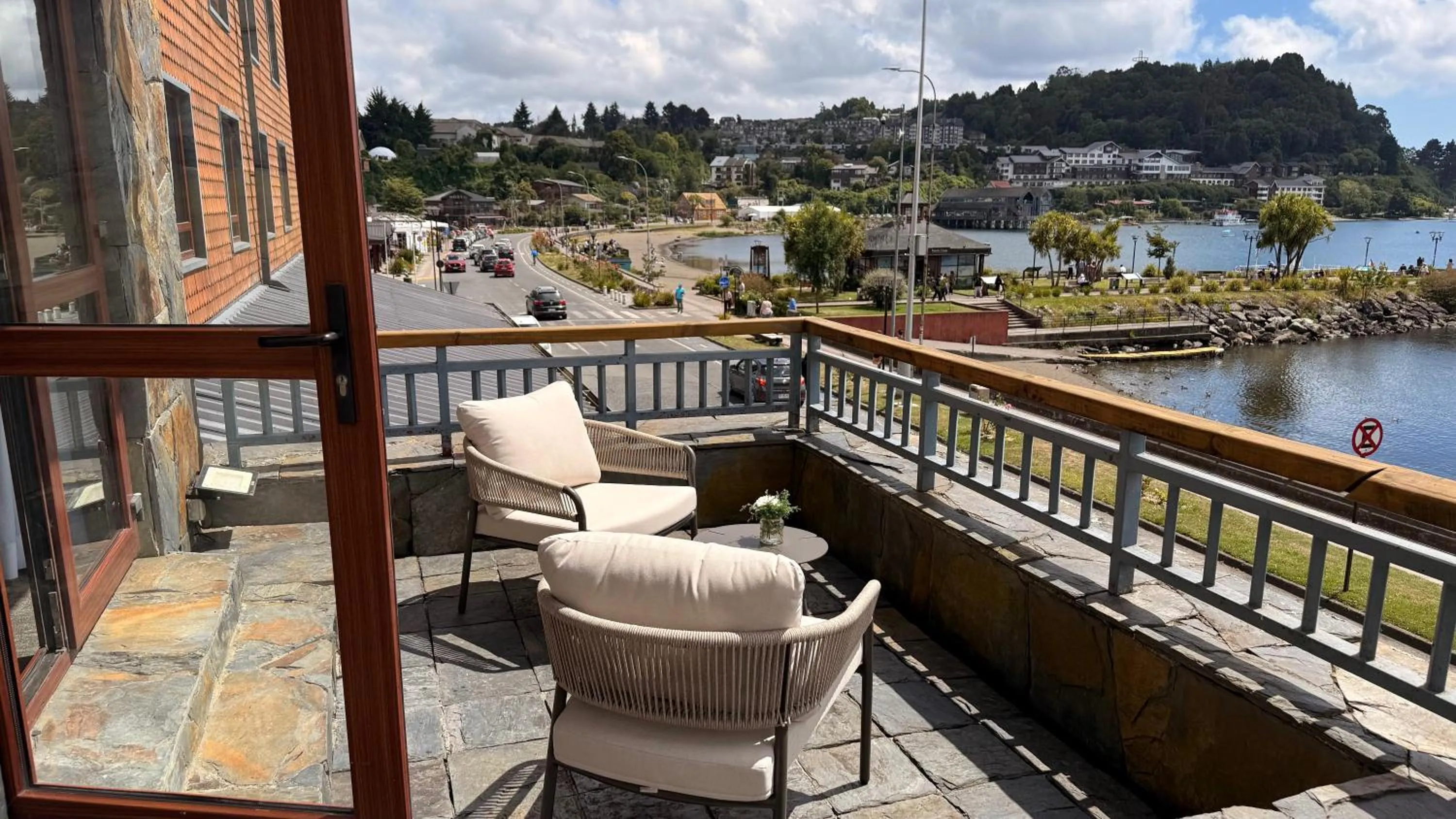 Property building in Radisson Hotel Puerto Varas