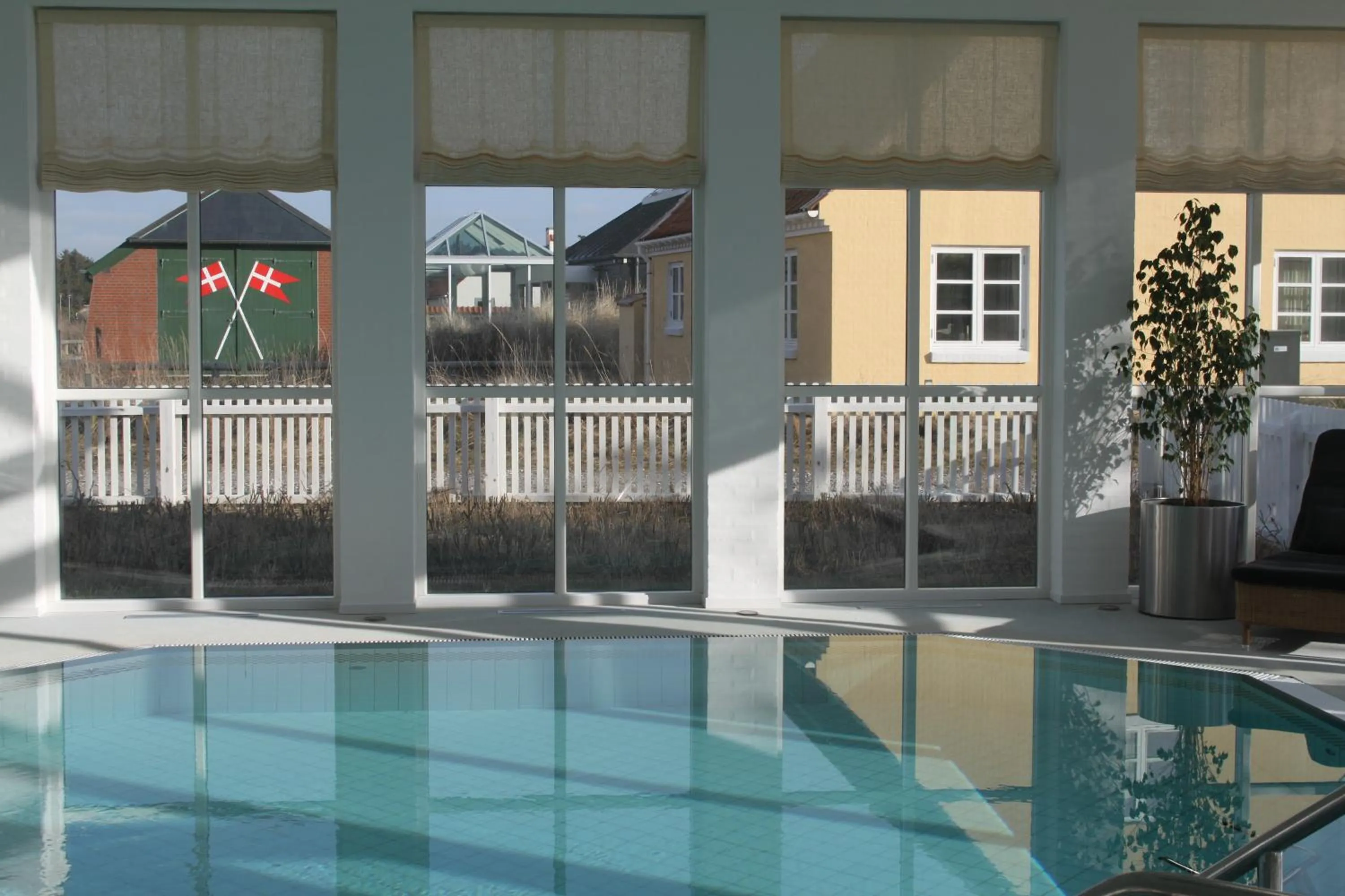 Swimming pool in Ruths Hotel