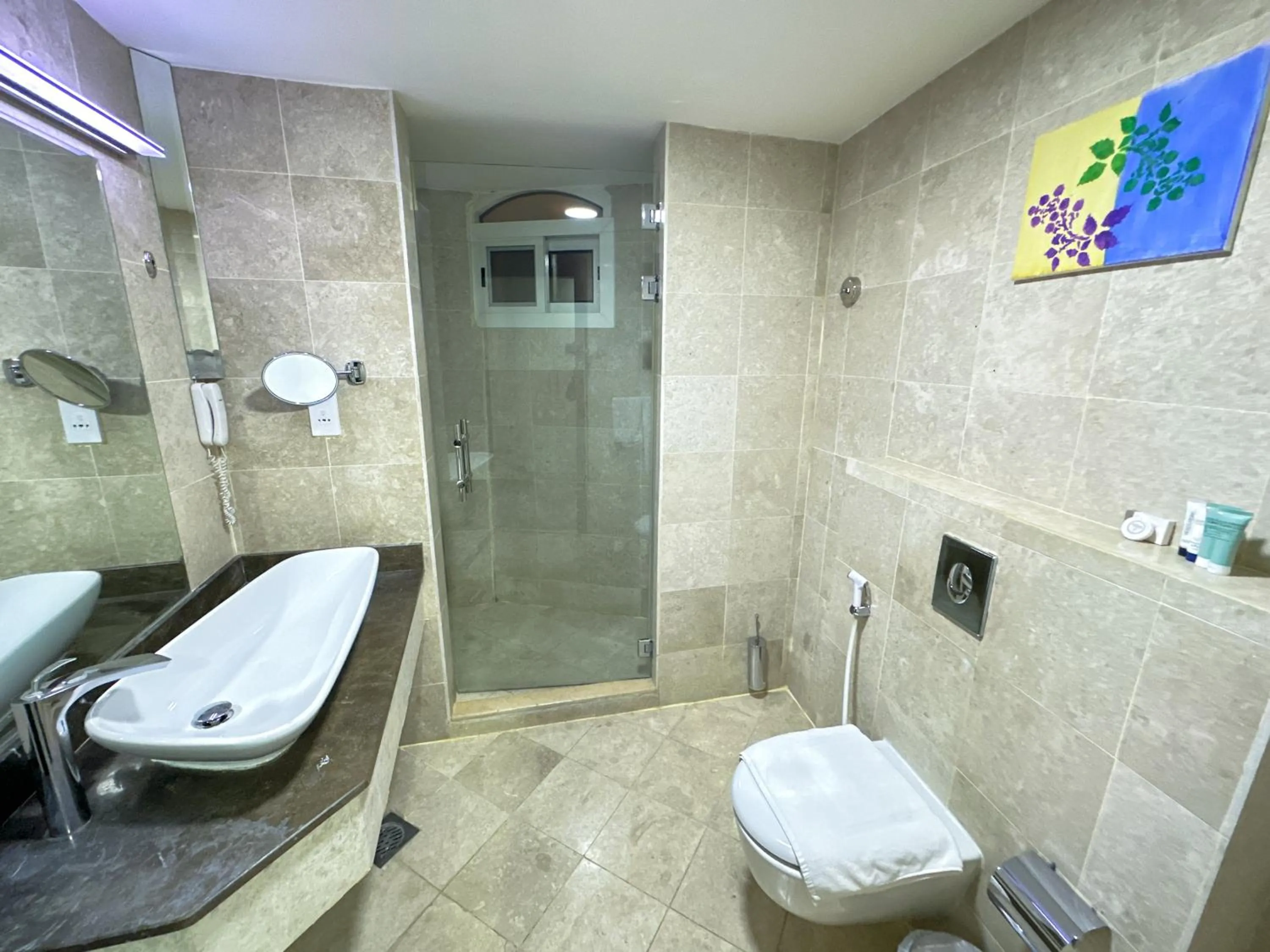 Shower in The Victory Hotel