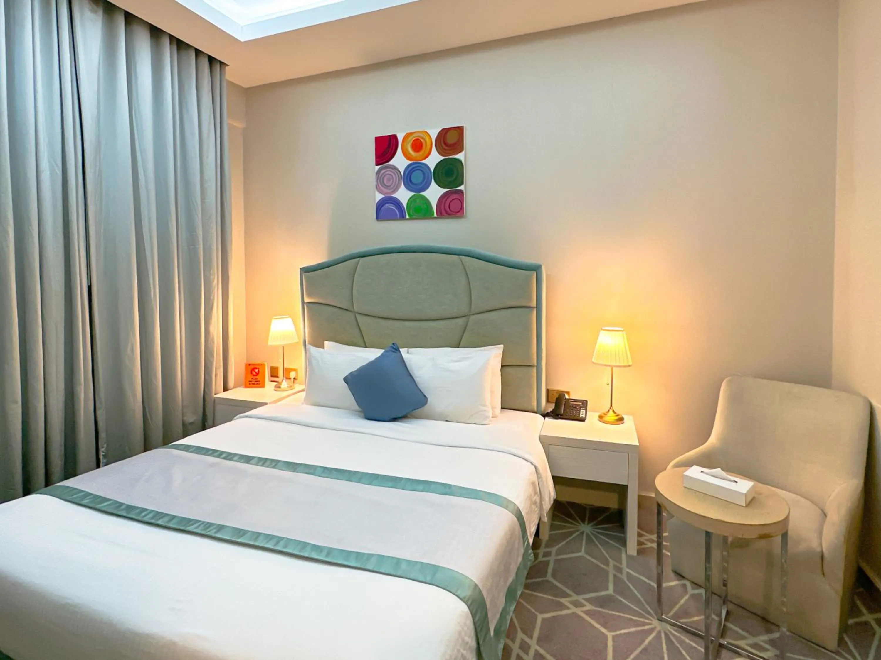 Bedroom, Bed in The Victory Hotel