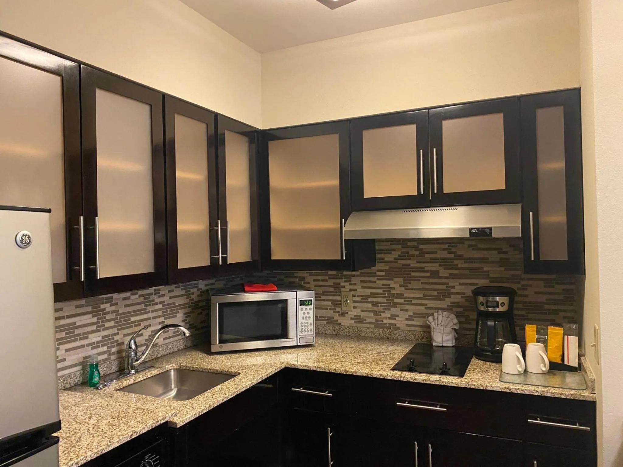 Photo of the whole room in Staybridge Suites Syracuse Liverpool by IHG