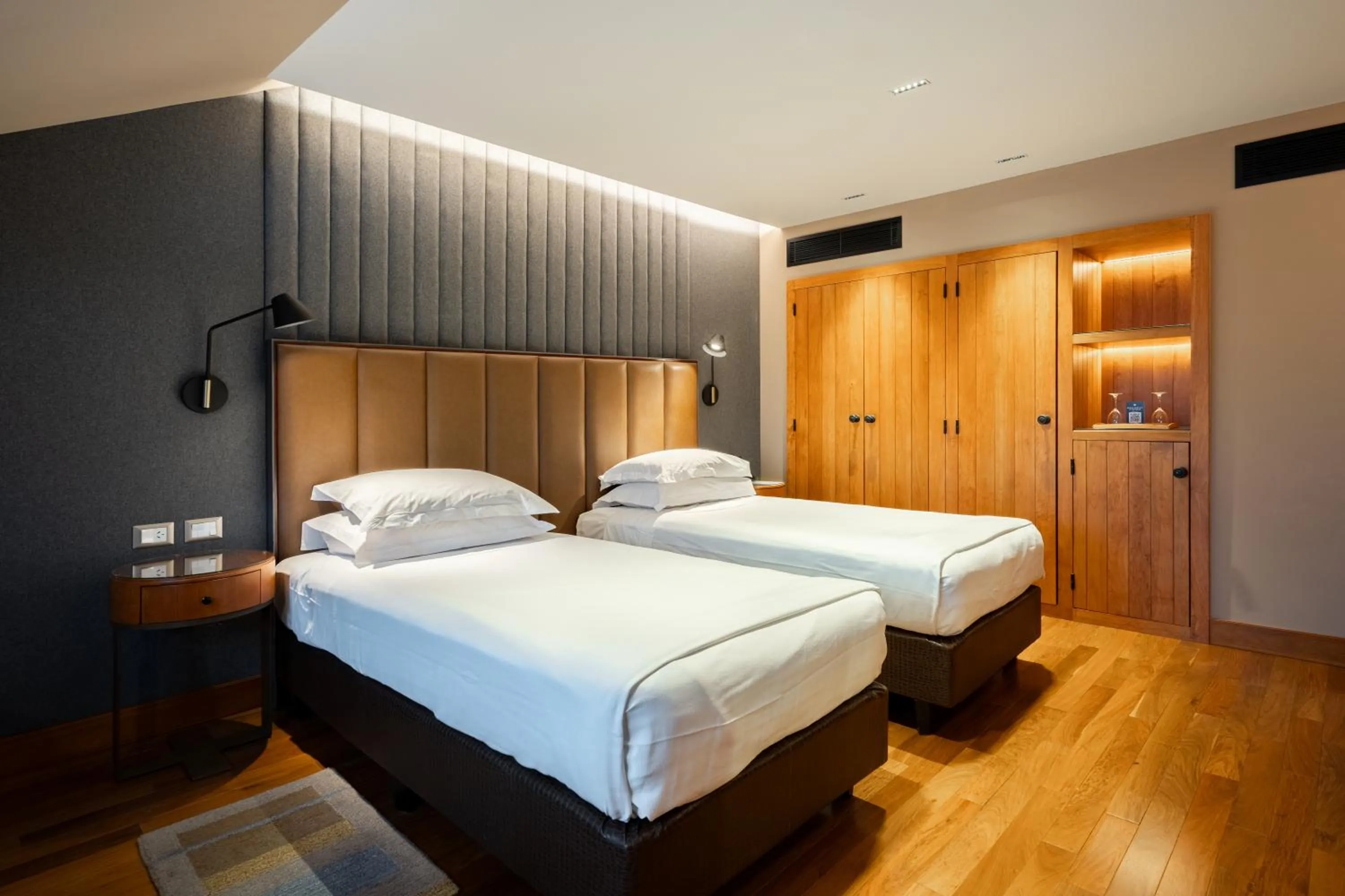 Bedroom, Bed in Llao Llao Resort, Golf-Spa