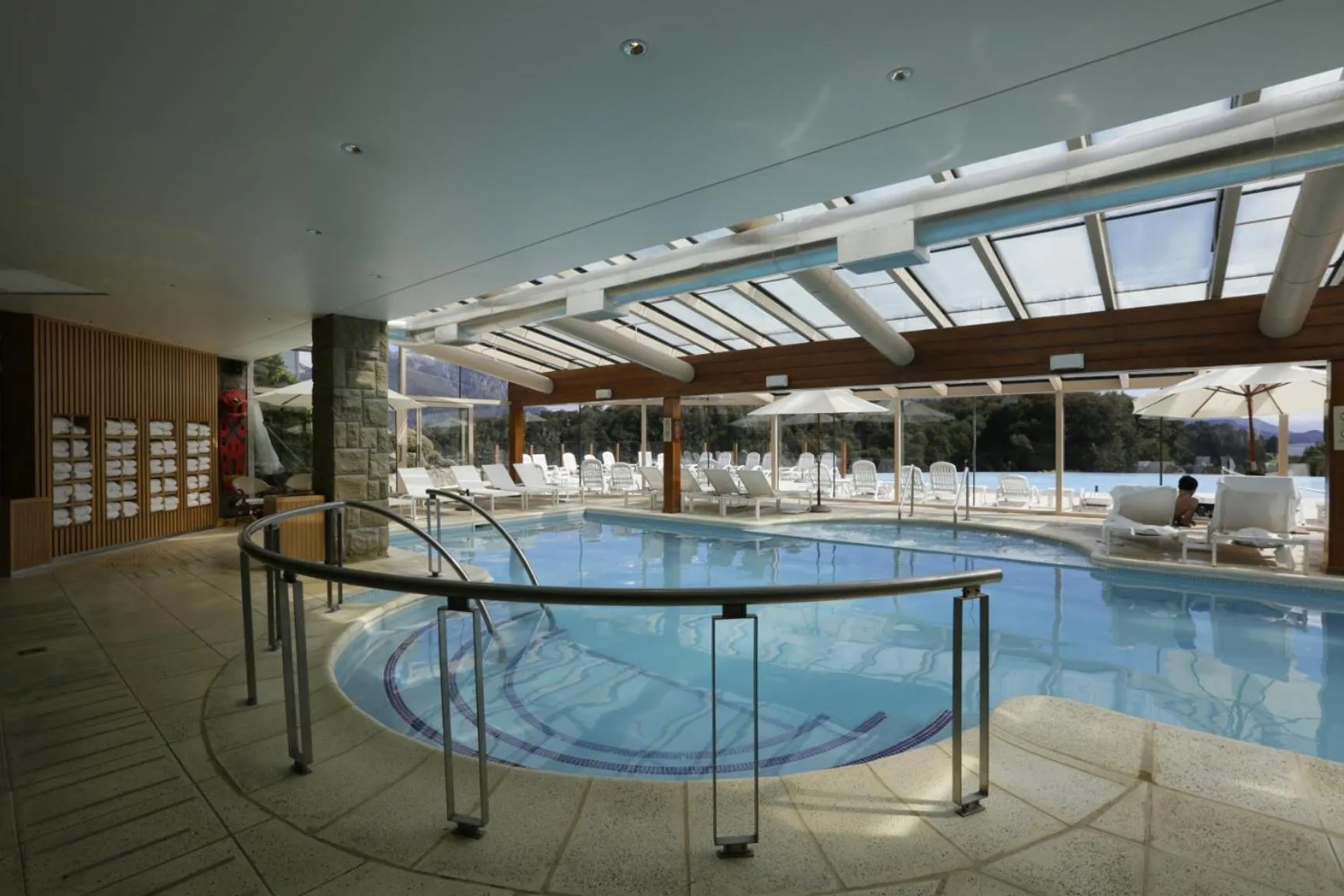 Swimming pool in Llao Llao Resort, Golf-Spa