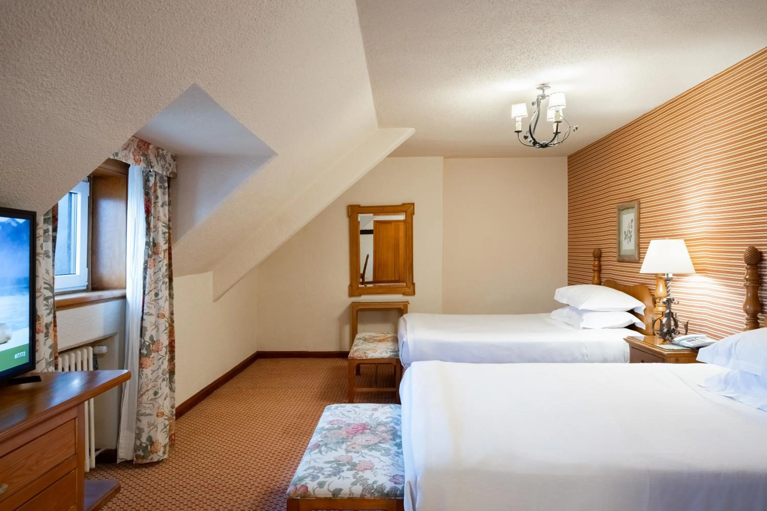 Bedroom, Bed in Llao Llao Resort, Golf-Spa