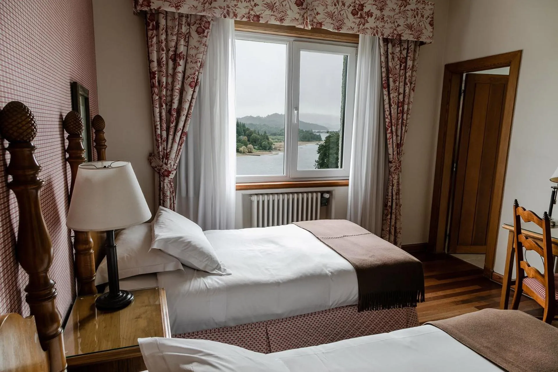 Photo of the whole room, Bed in Llao Llao Resort, Golf-Spa