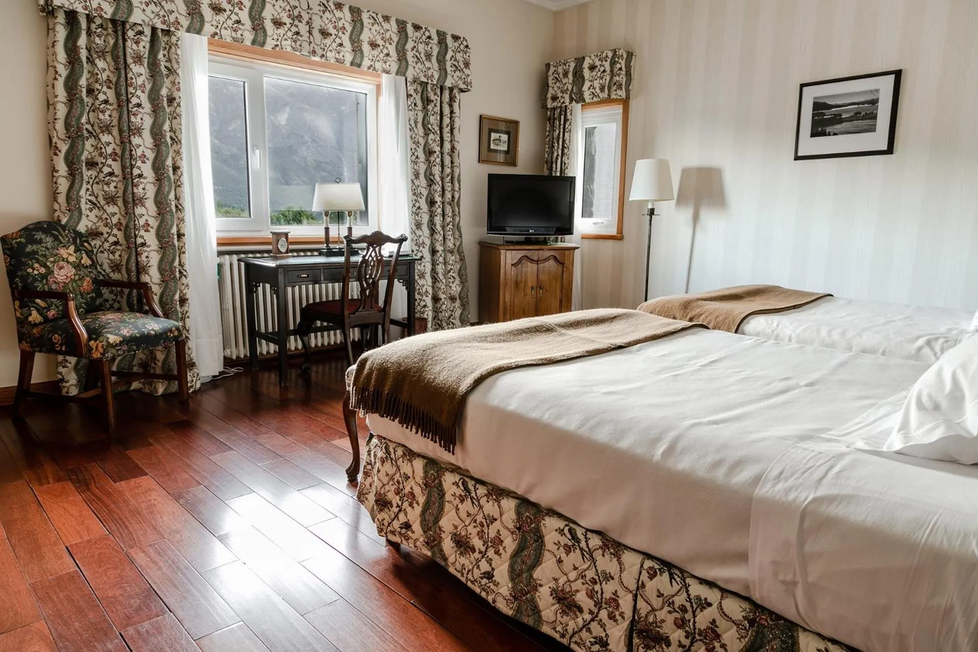 Bedroom, Bed in Llao Llao Resort, Golf-Spa