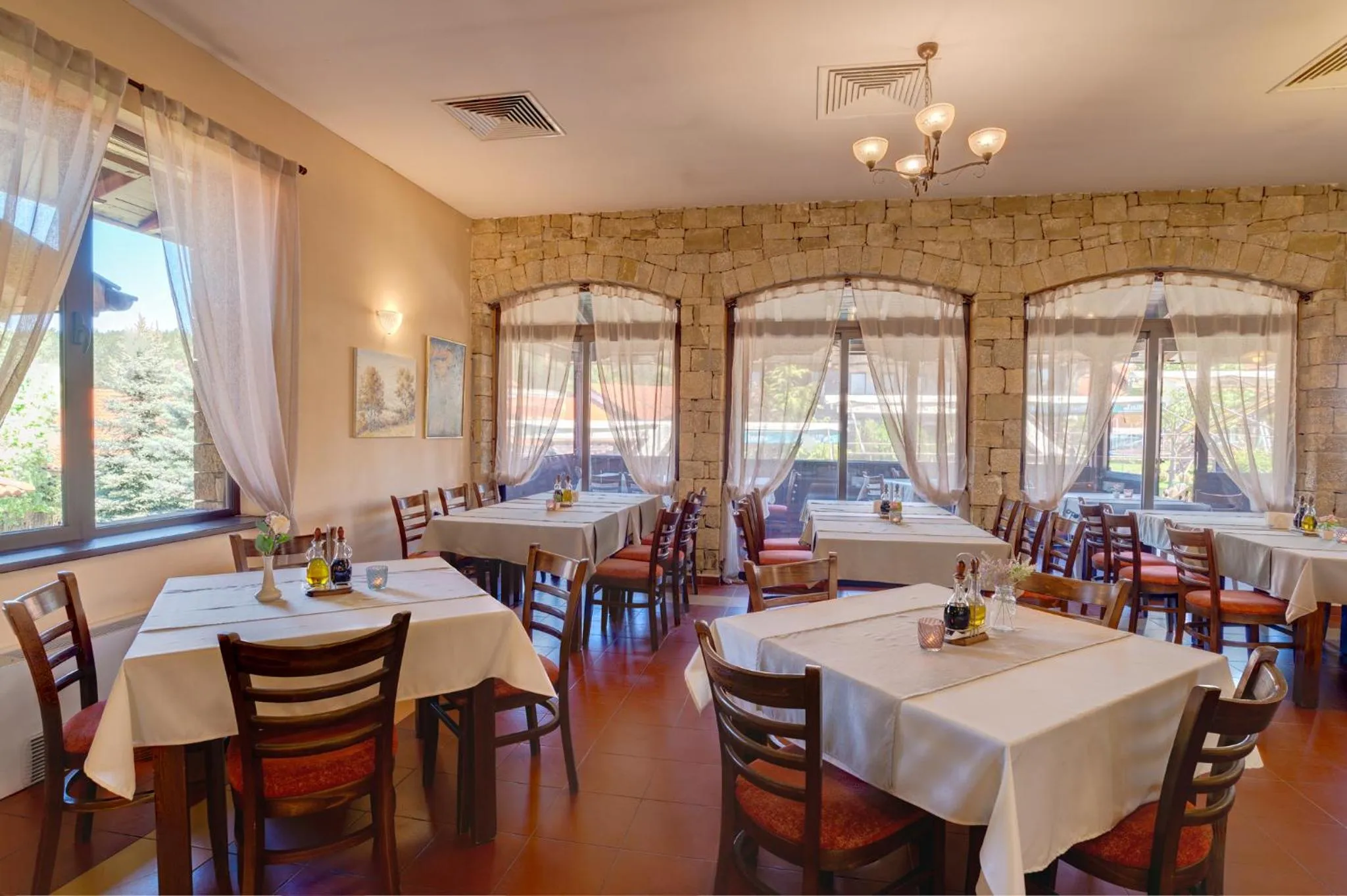 Restaurant/places to eat in Rachev Hotel Residence