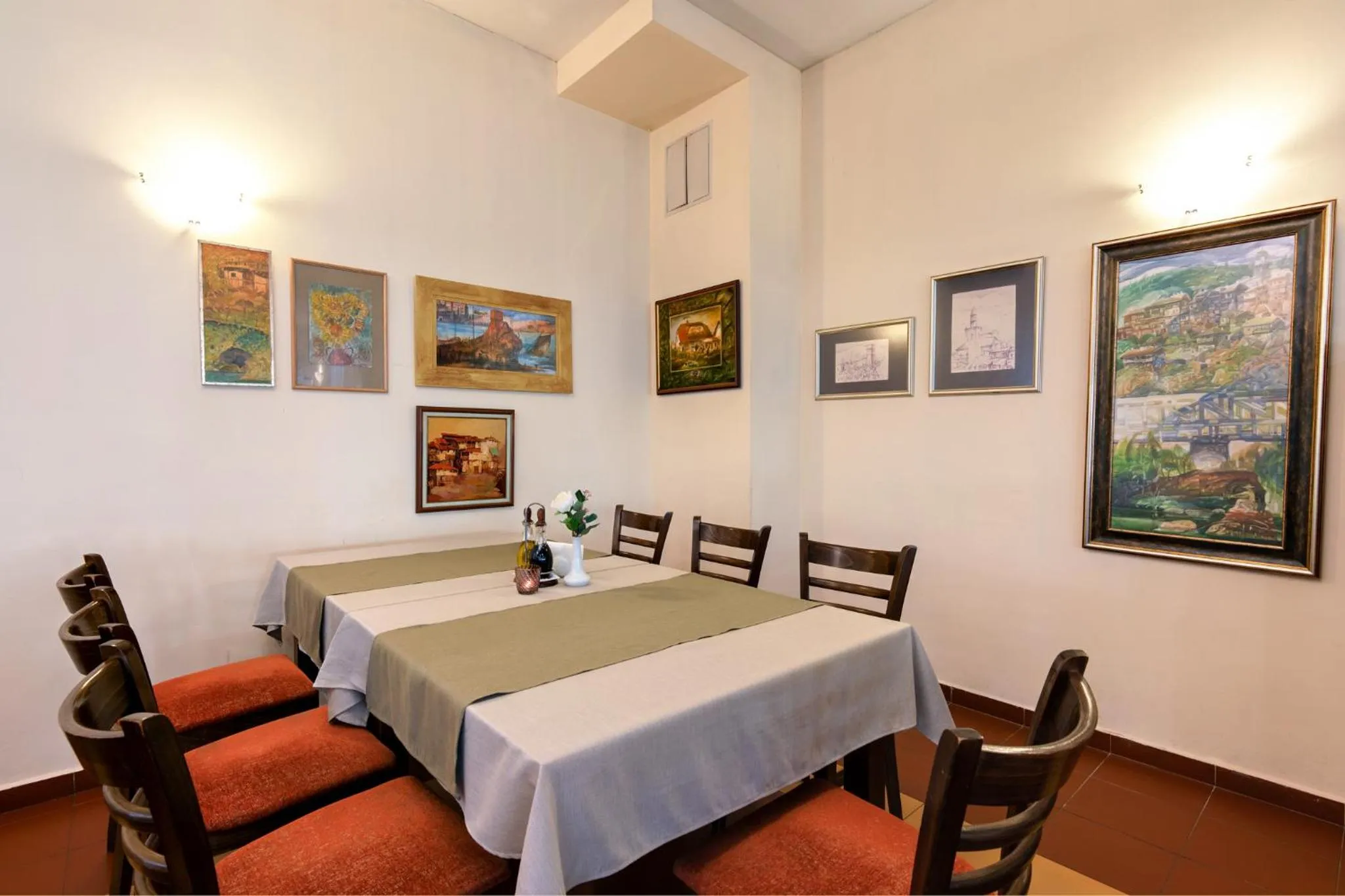 Restaurant/places to eat in Rachev Hotel Residence