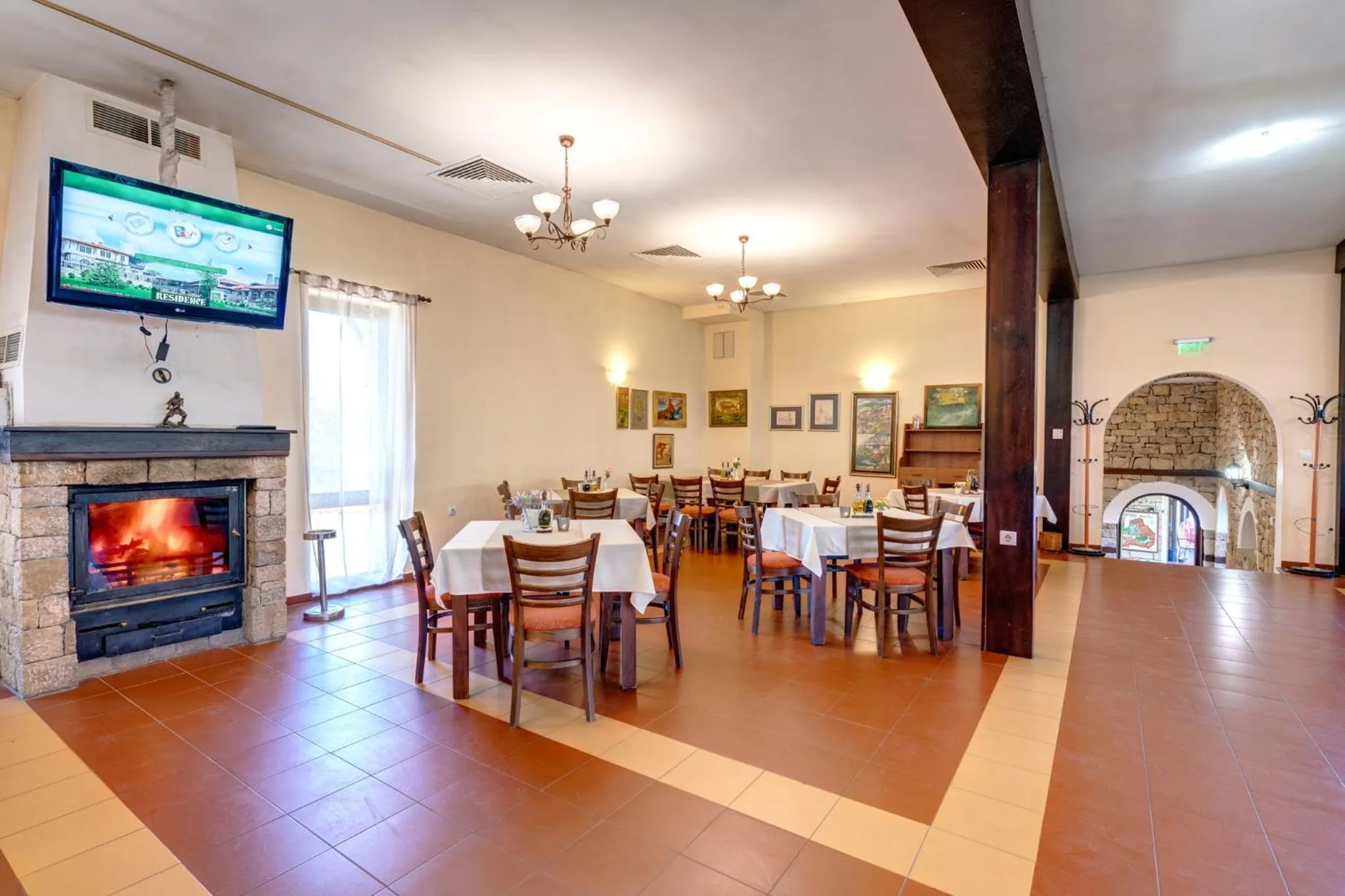 Restaurant/places to eat in Rachev Hotel Residence