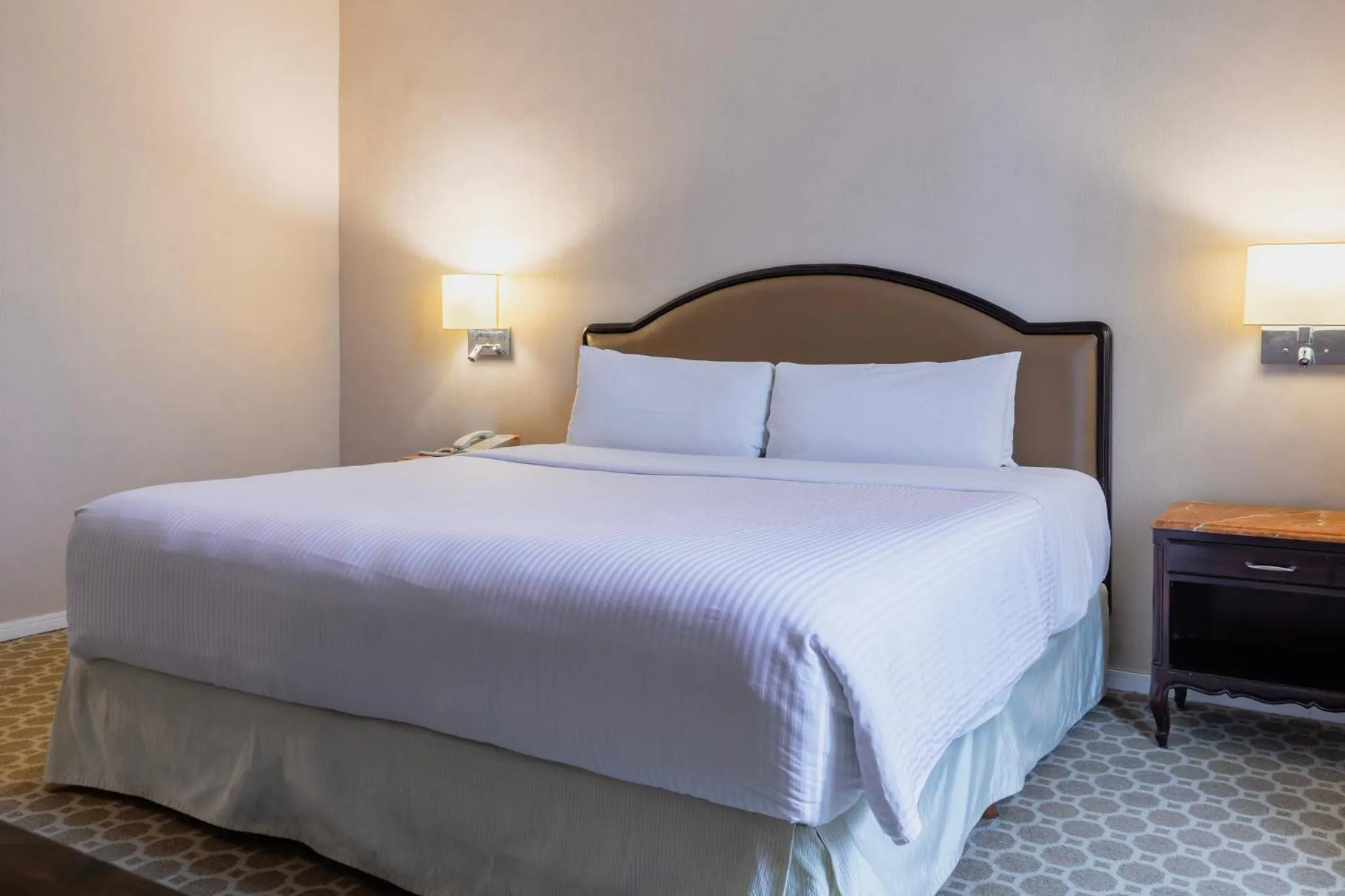 Photo of the whole room, Bed in Gamma Monterrey Gran Hotel Ancira