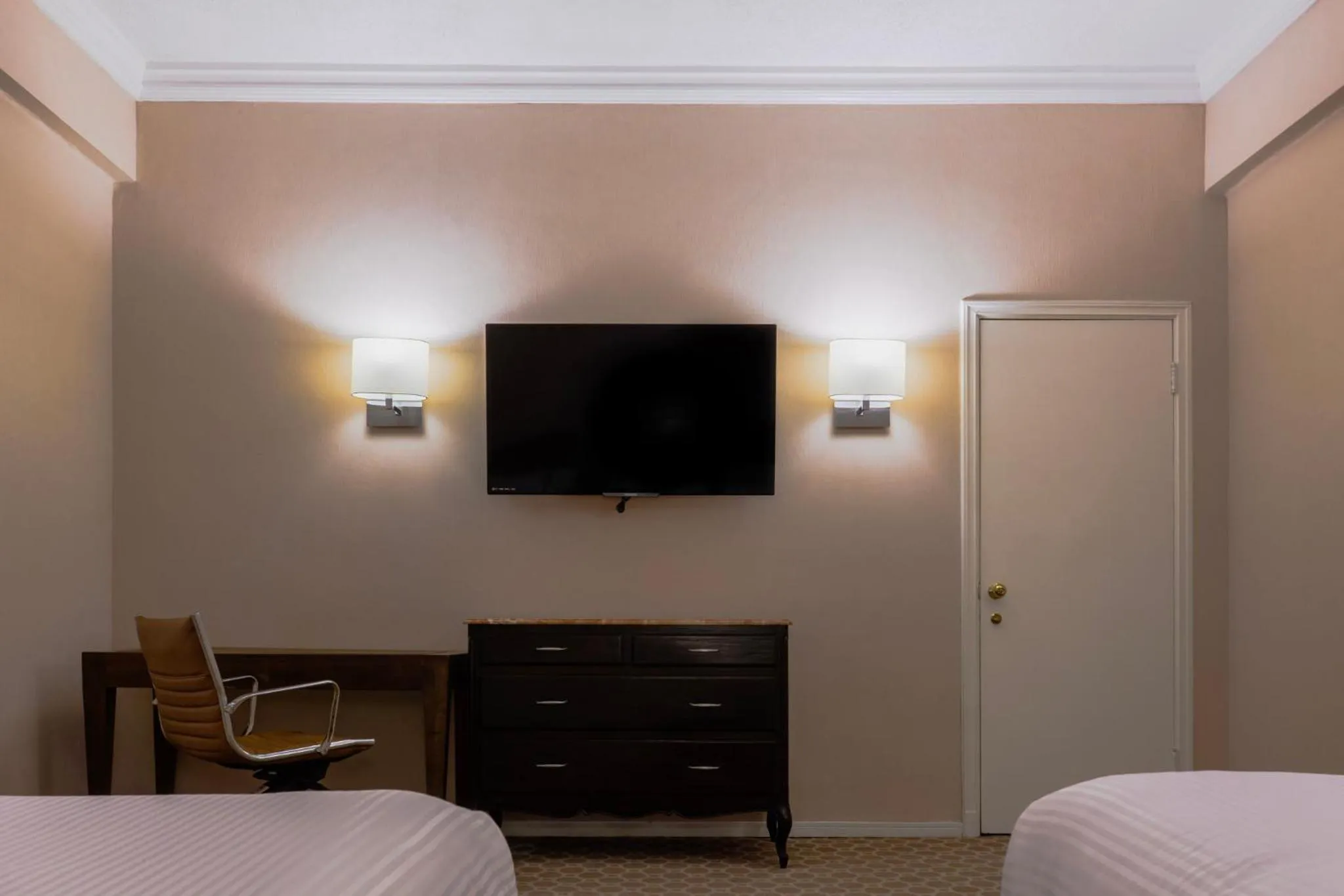 Photo of the whole room, Bed in Gamma Monterrey Gran Hotel Ancira