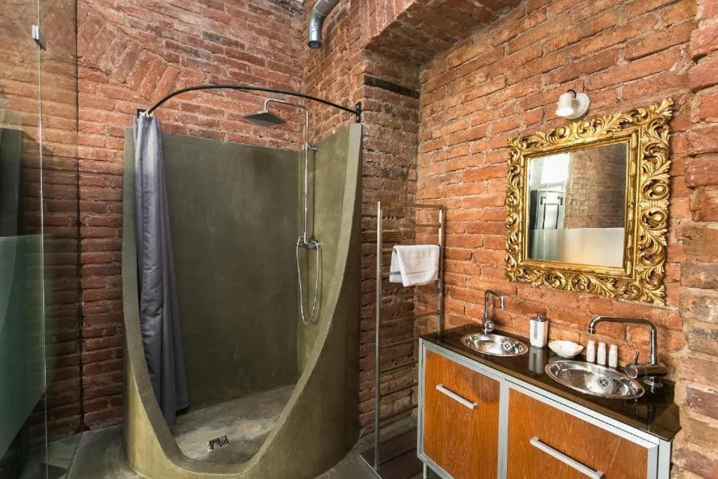 Shower in Old Town - Dusni Apartments