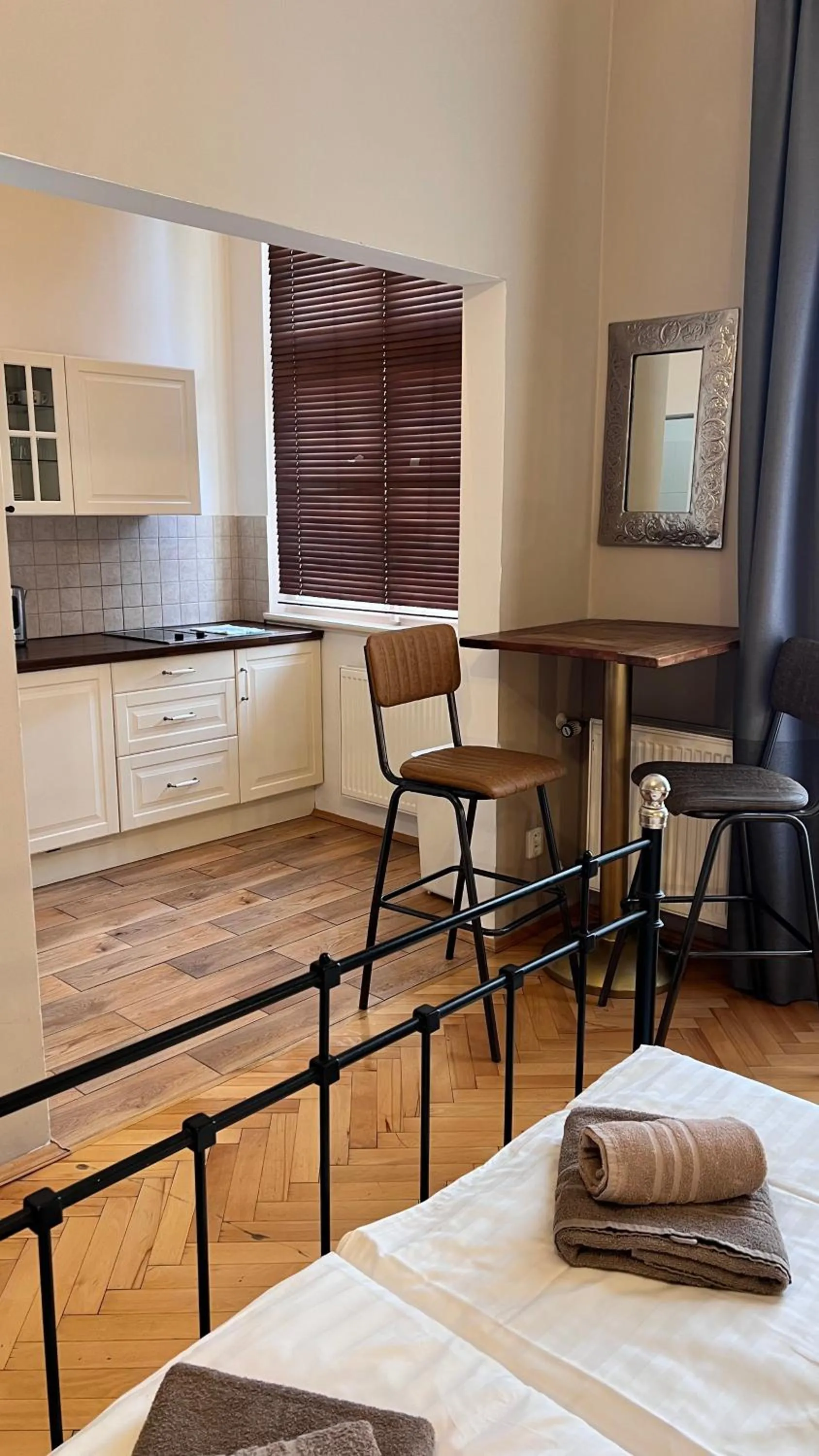 Bed in Old Town - Dusni Apartments