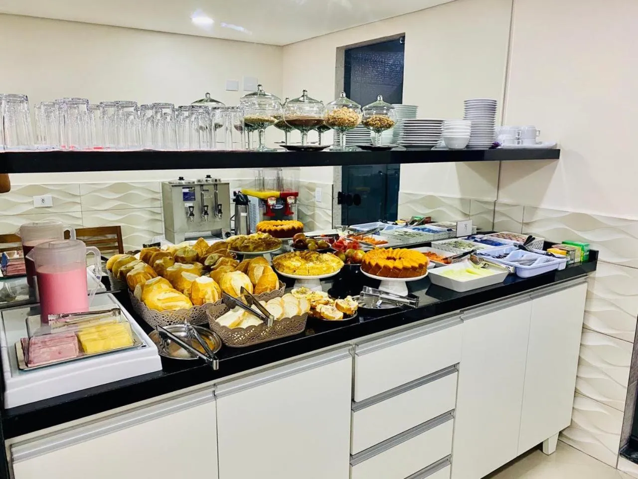 Breakfast in Hotel Praça da Árvore - São Paulo Expo