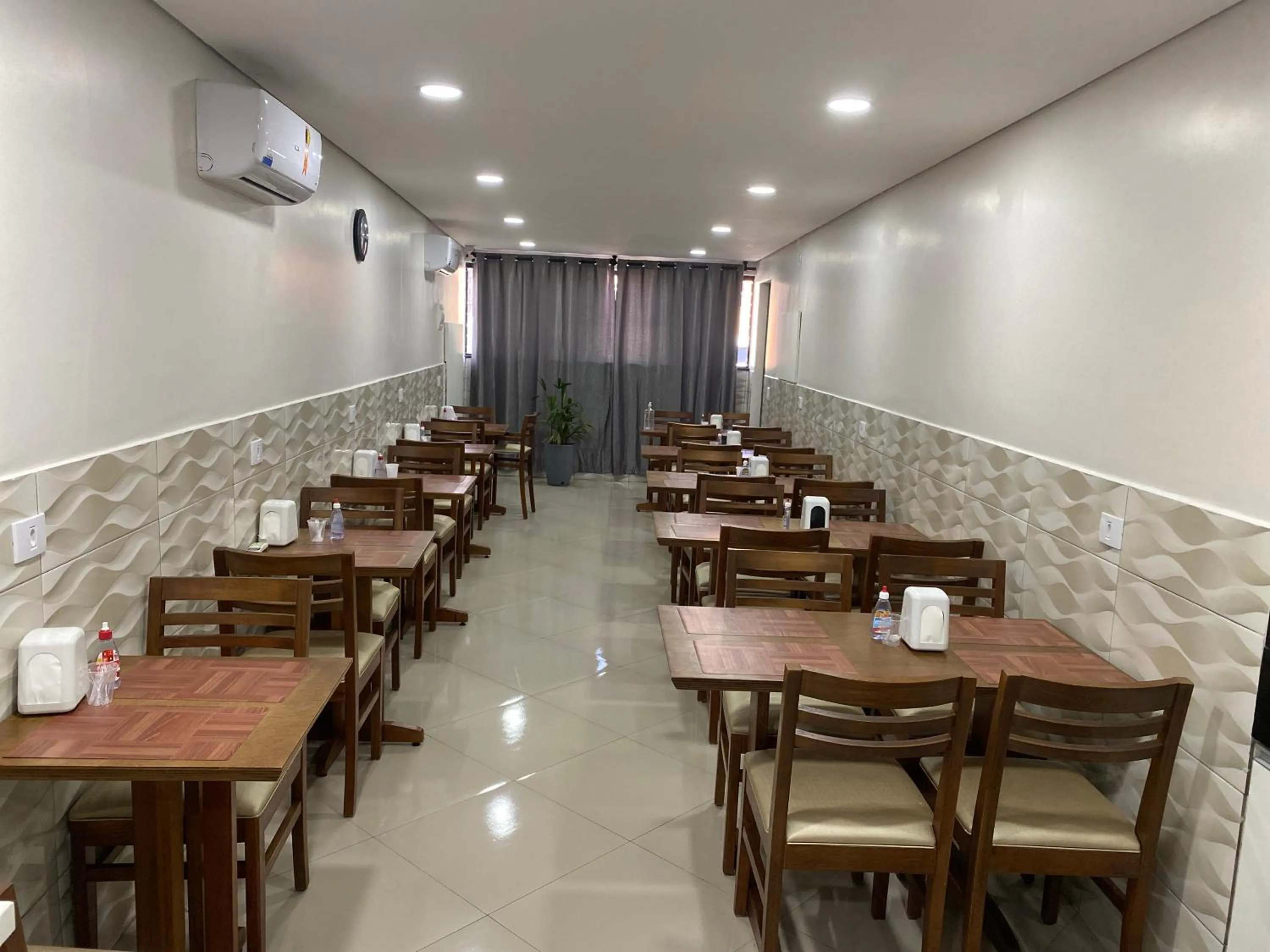 Breakfast in Hotel Praça da Árvore - São Paulo Expo