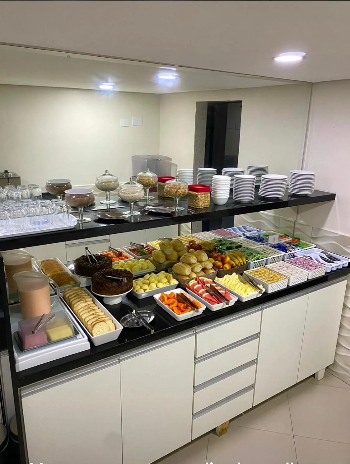 Food and drinks in Hotel Praça da Árvore - São Paulo Expo