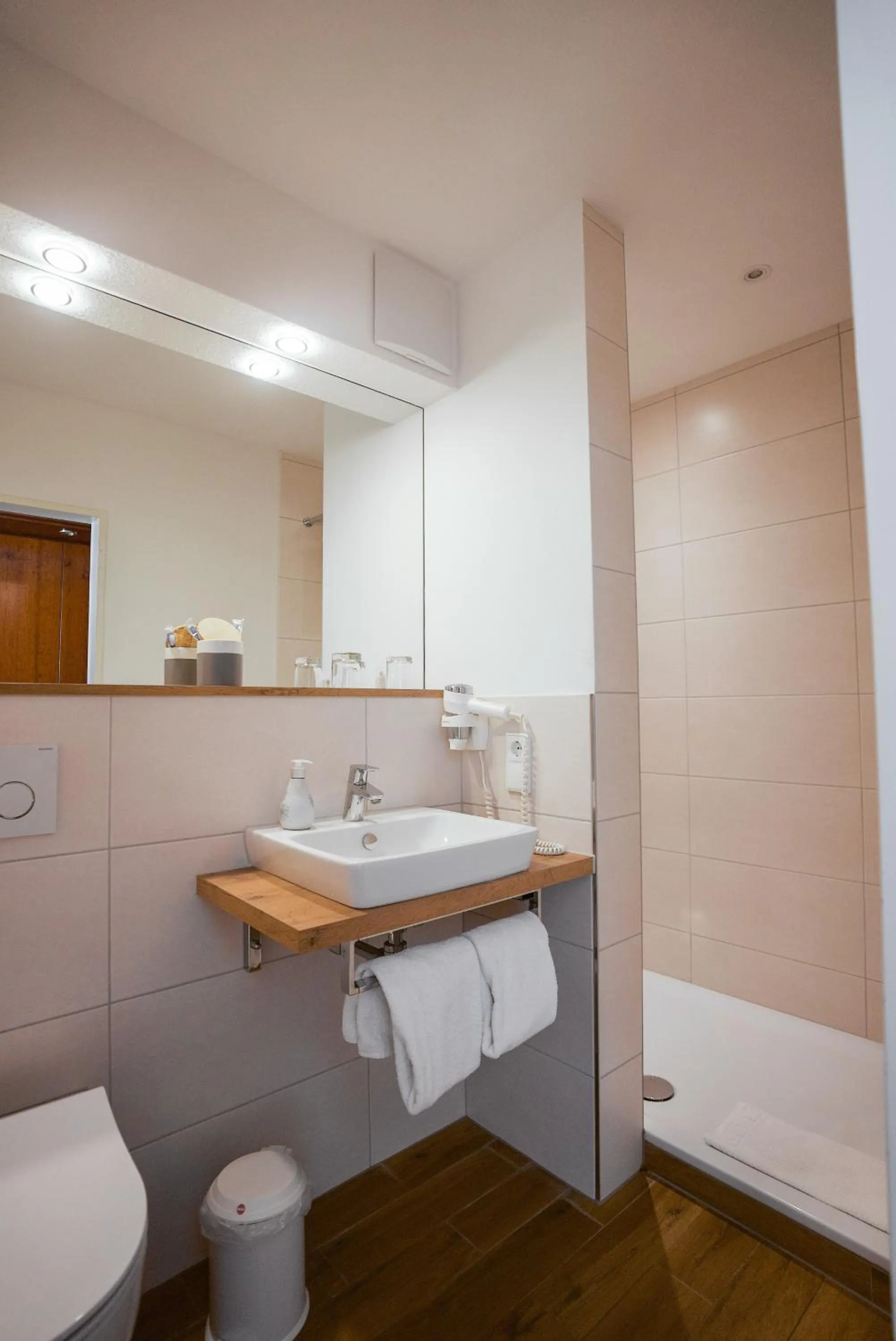 Bathroom in Hotel Frechener Hof