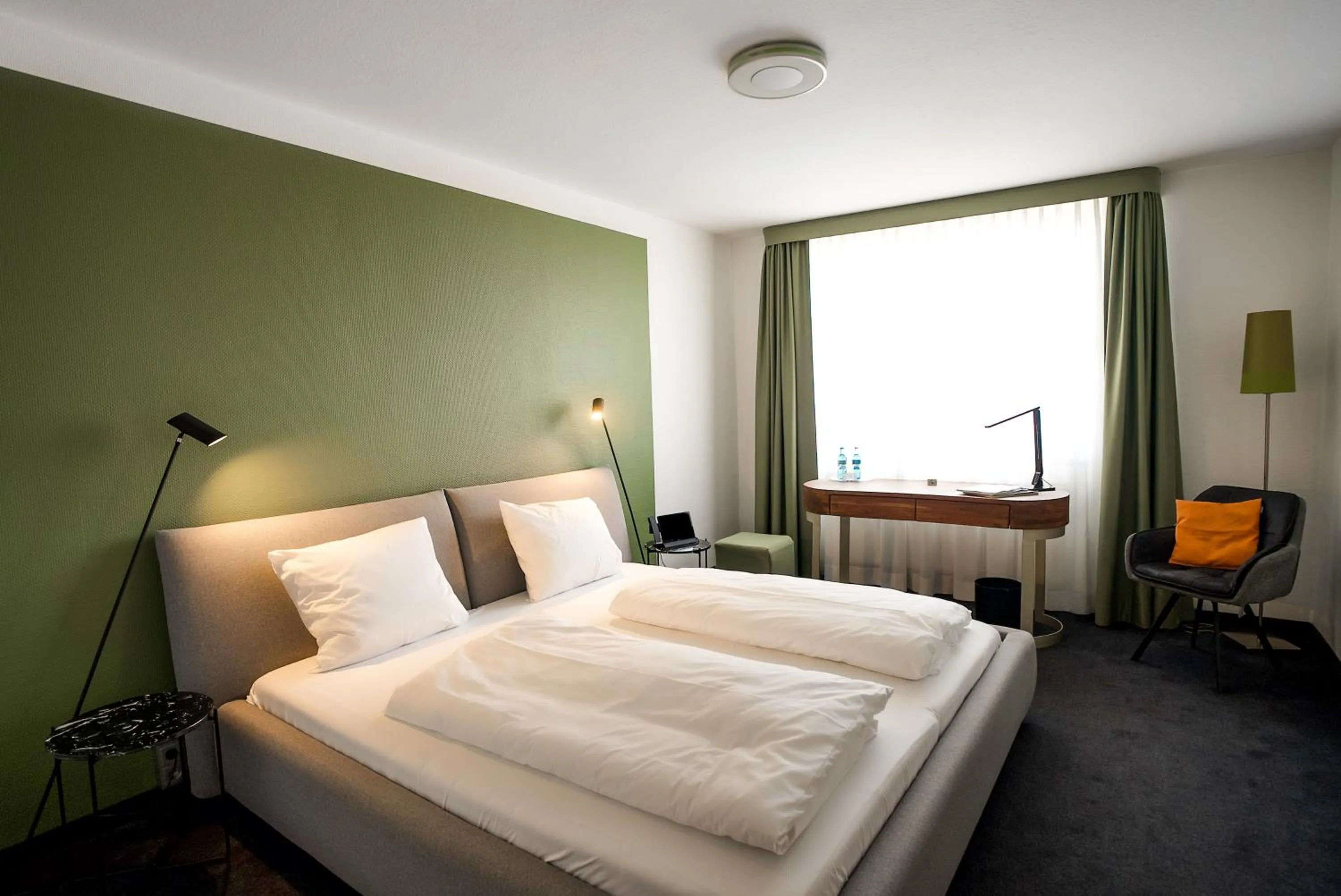 Bed in Hotel Frechener Hof