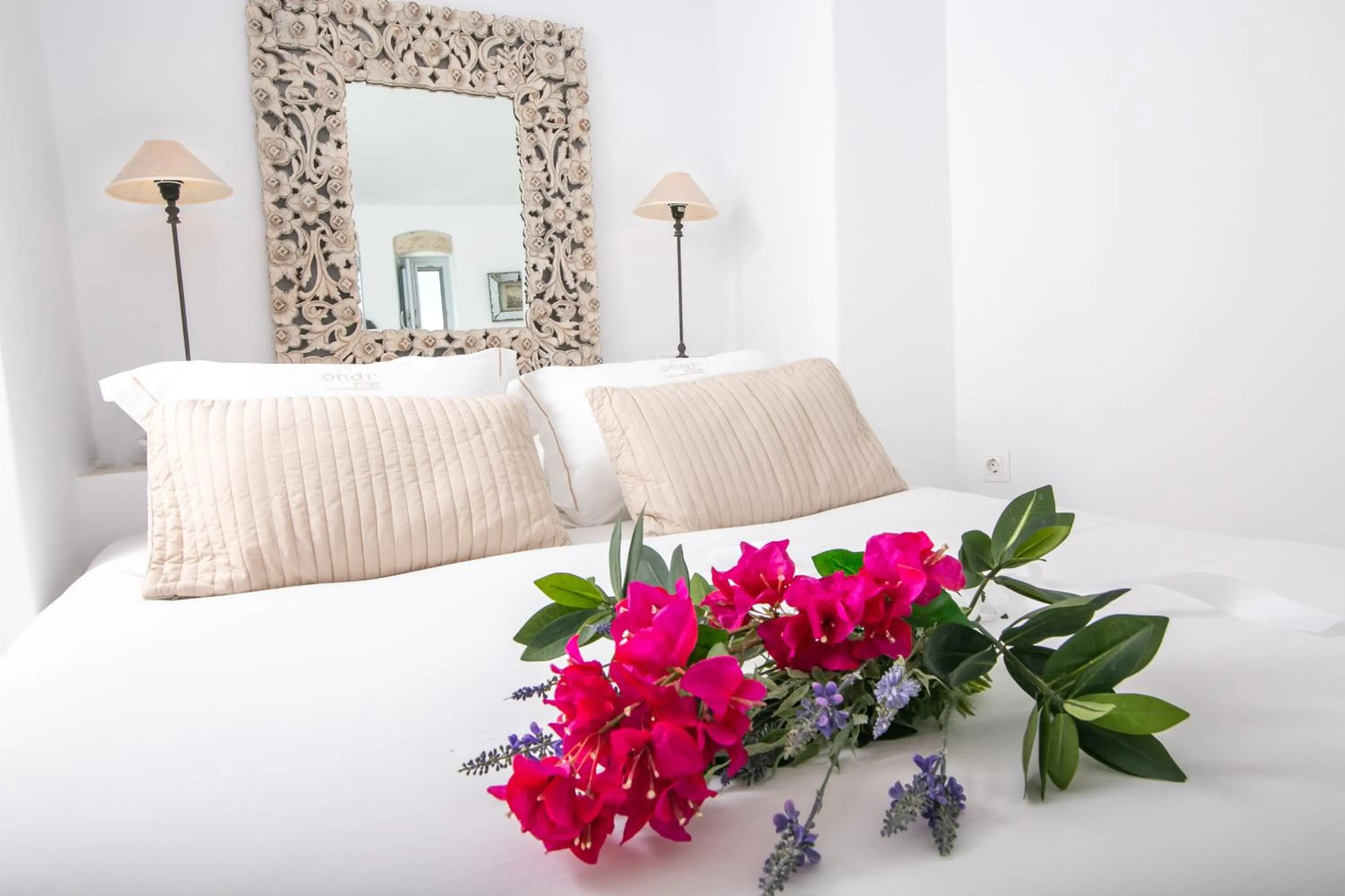 Bedroom, Bed in Onar Villas Oia - Onar Hotels Collection