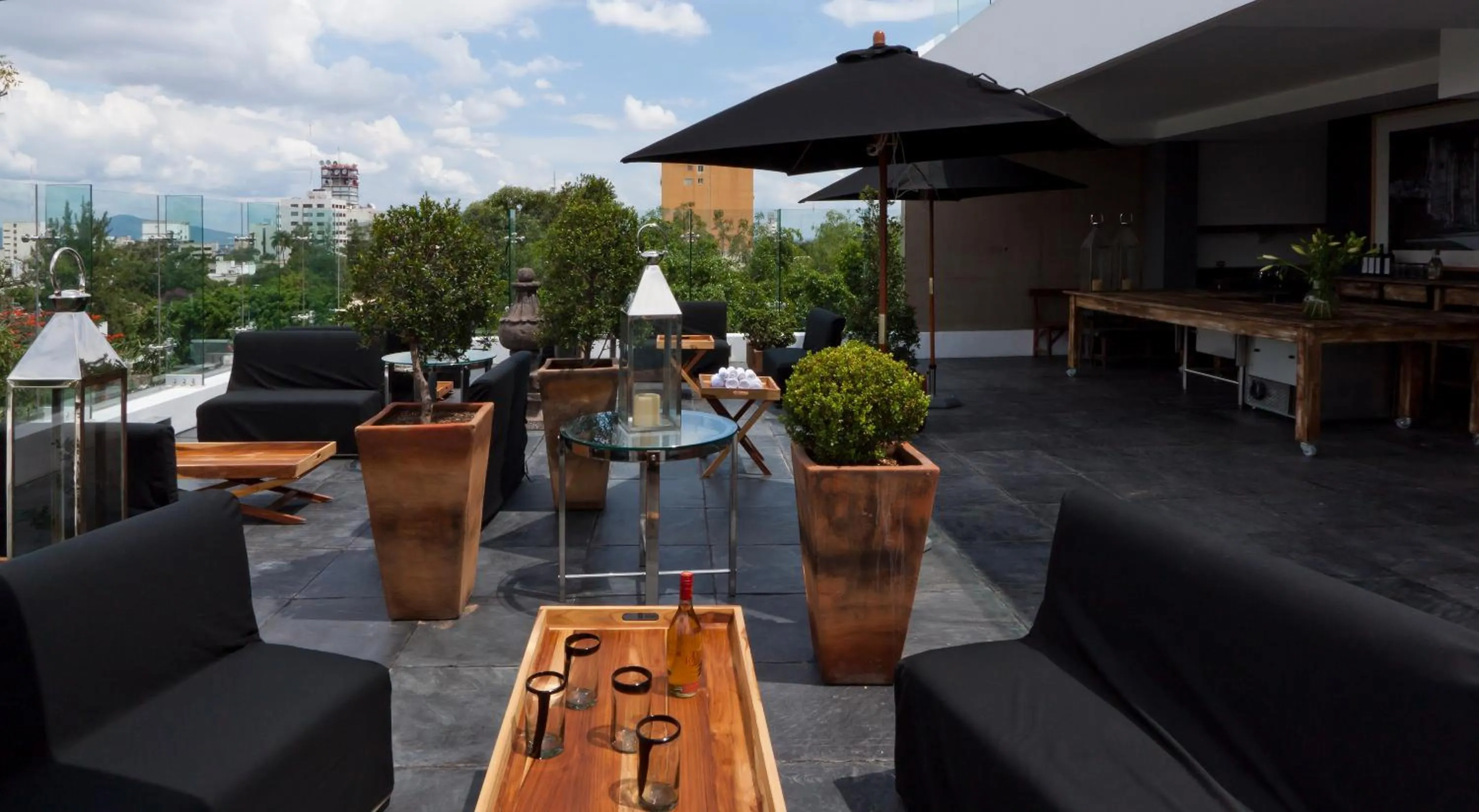 Restaurant/places to eat in Demetria Hotel