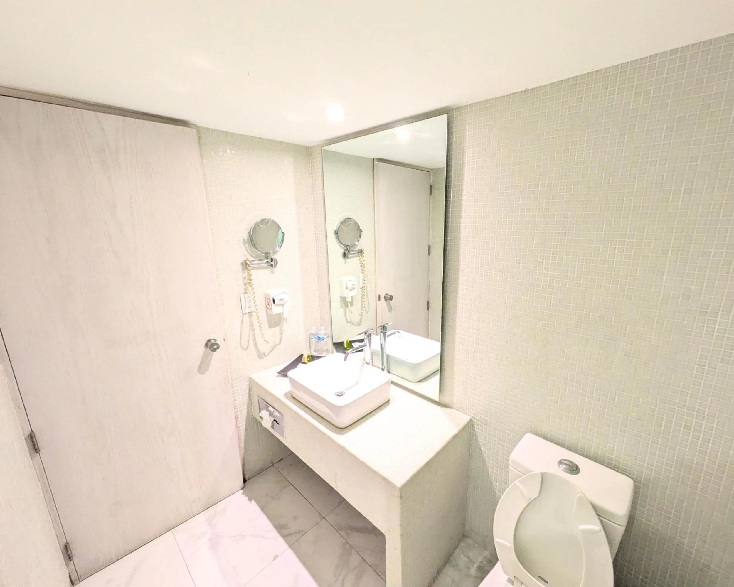 Bathroom in We Hotel Acapulco